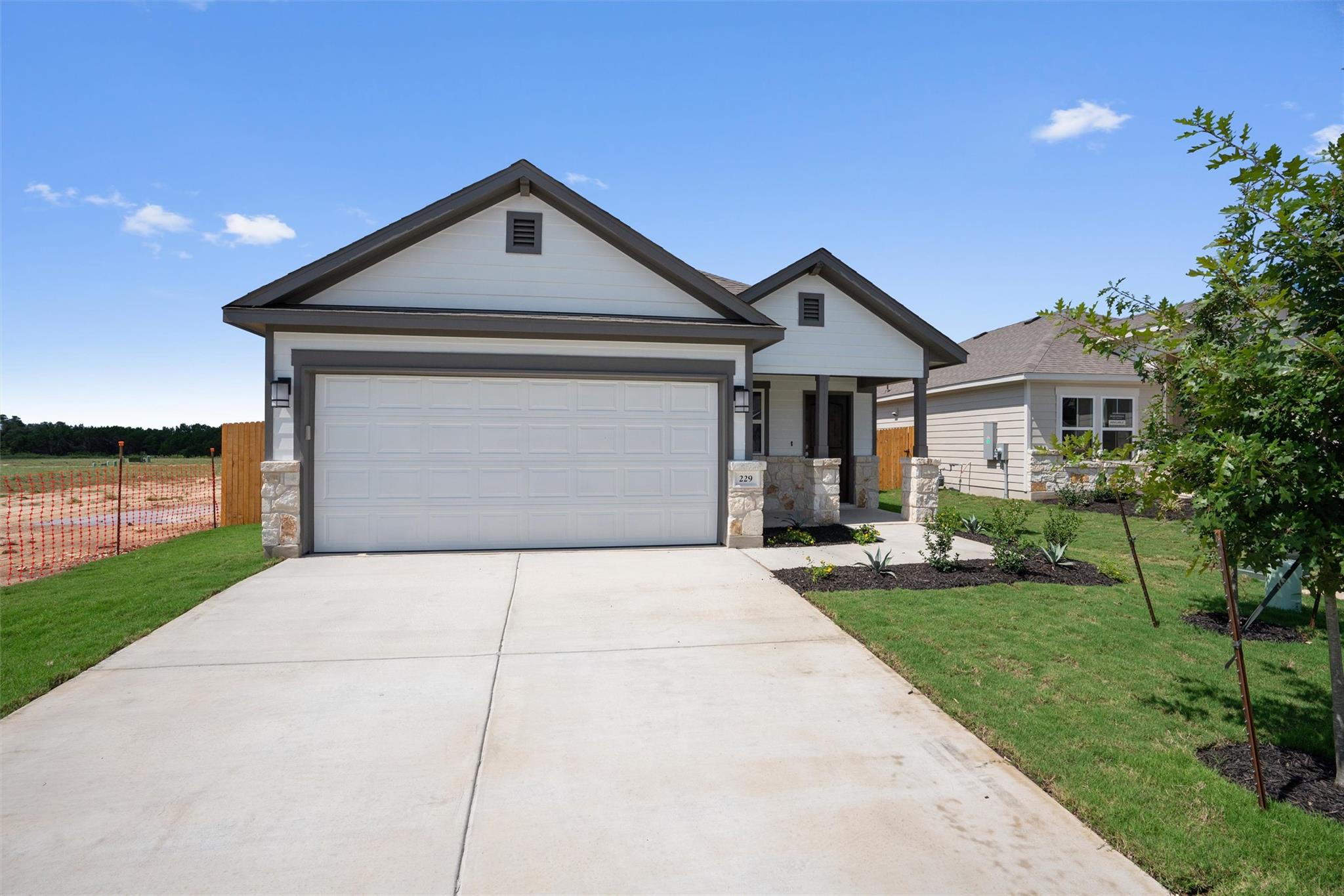 229 Ironshoe Trl, Liberty Hill, TX 78642