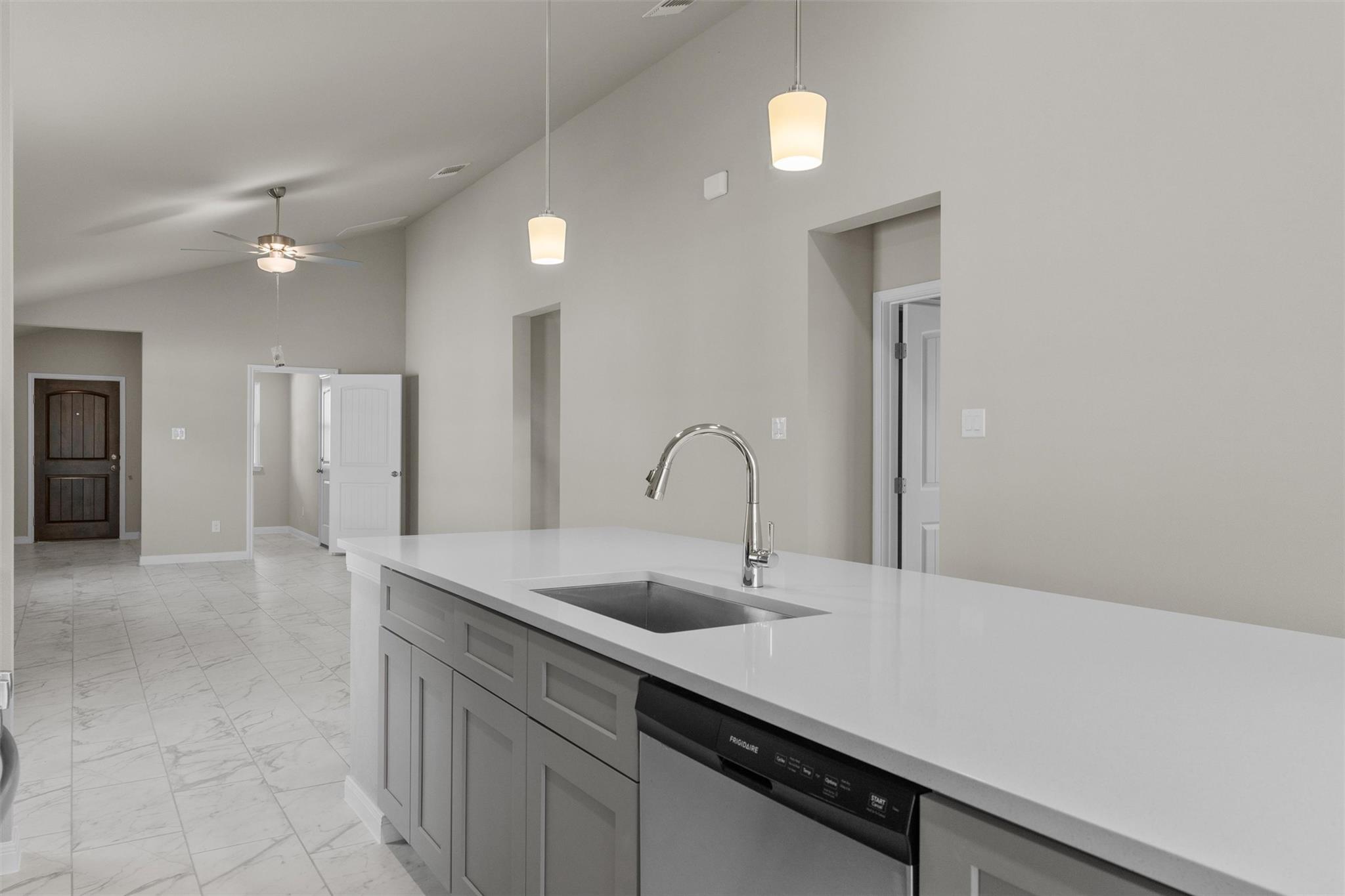 229 Ironshoe Trl, Liberty Hill, TX 78642