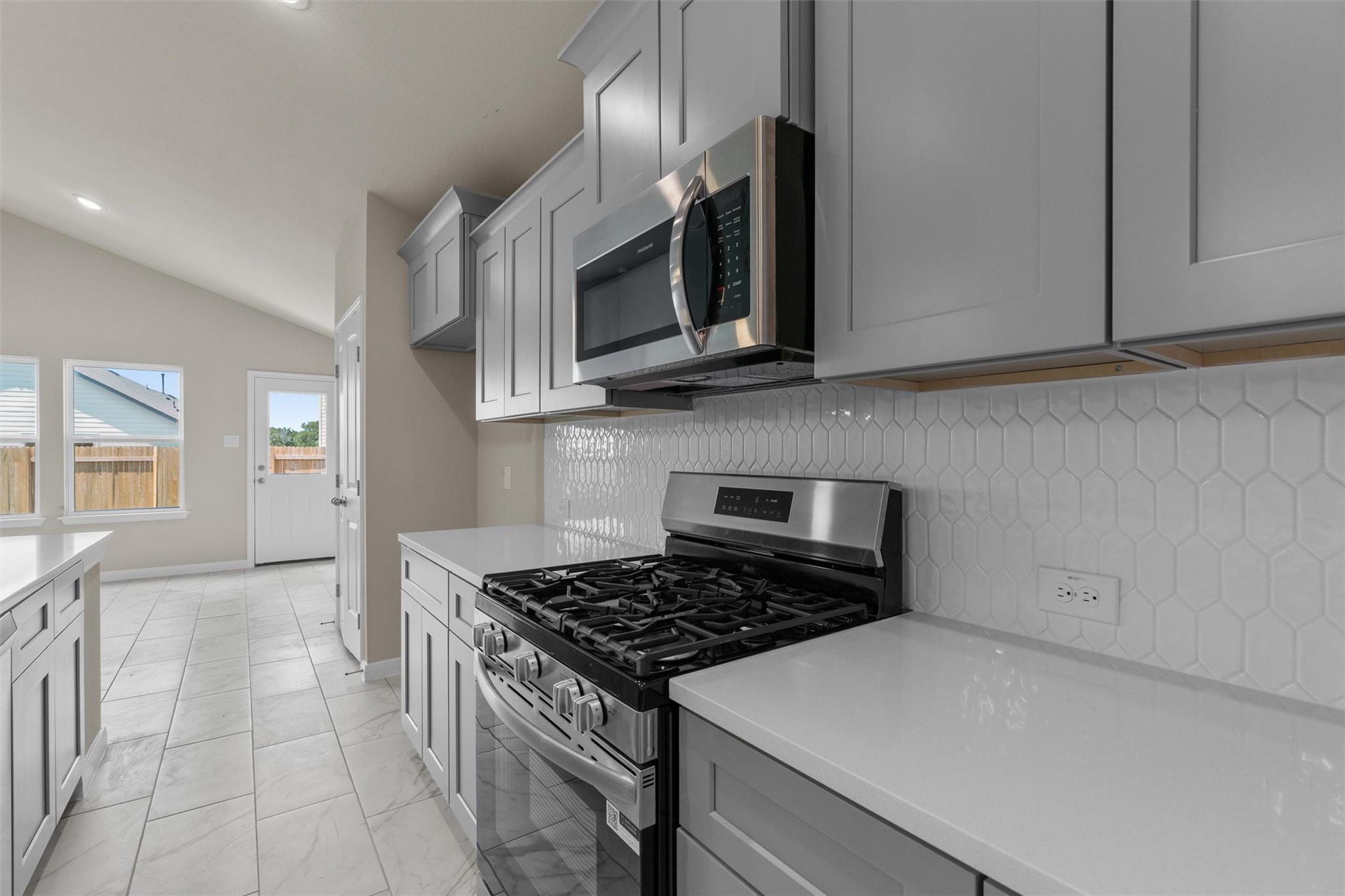 229 Ironshoe Trl, Liberty Hill, TX 78642