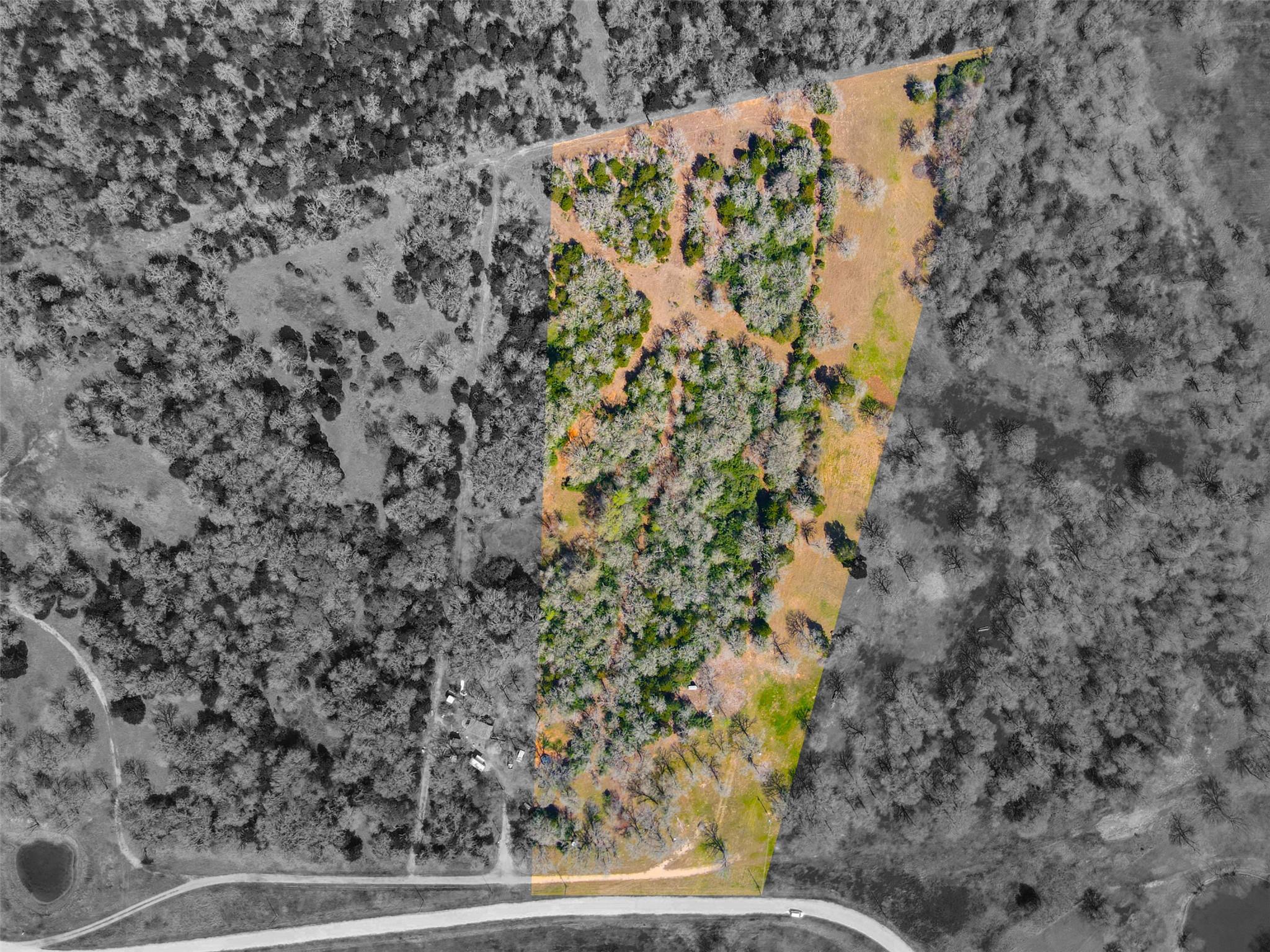 1073 Creekside Ln, Lexington, TX 78947