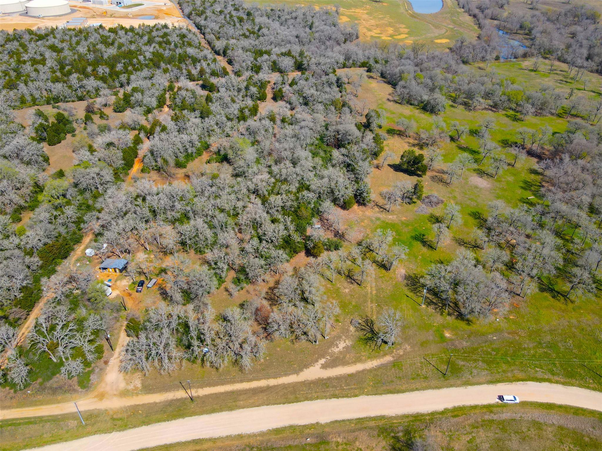 1073 Creekside Ln, Lexington, TX 78947