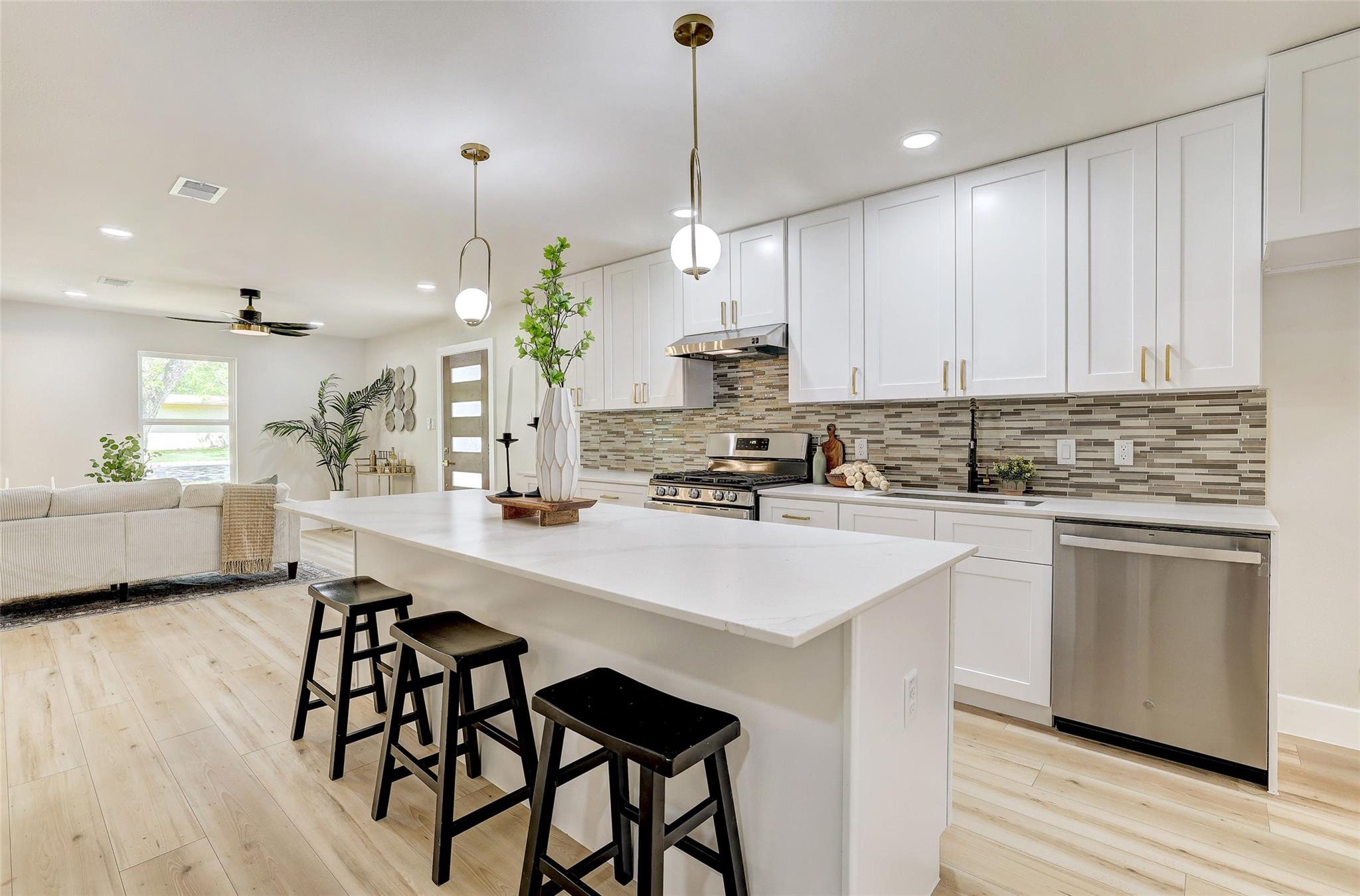6007 Belfast Dr, Austin, TX 78723
