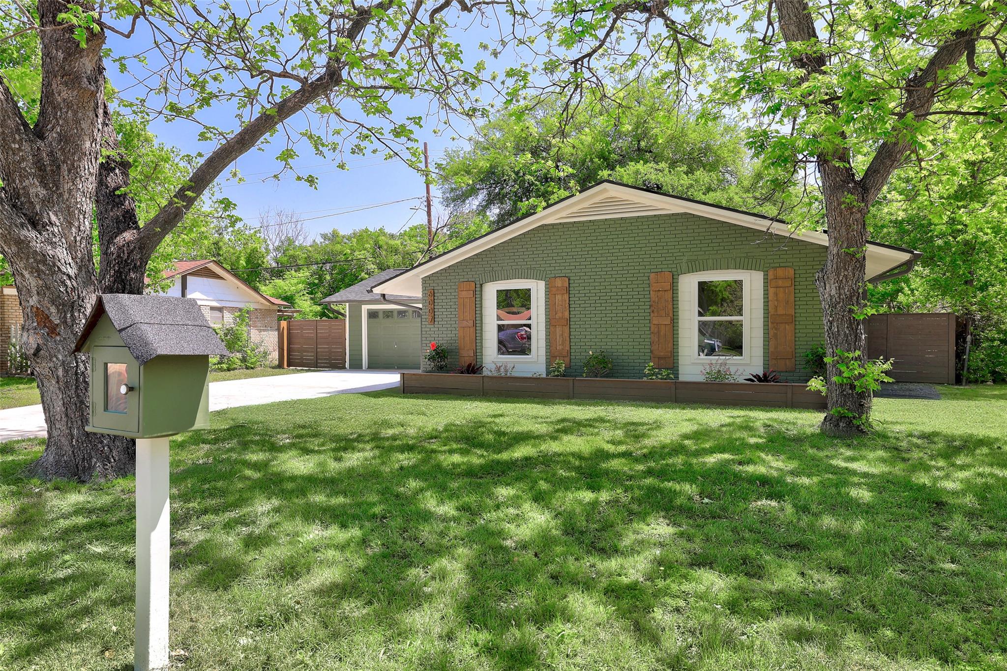 6007 Belfast Dr, Austin, TX 78723
