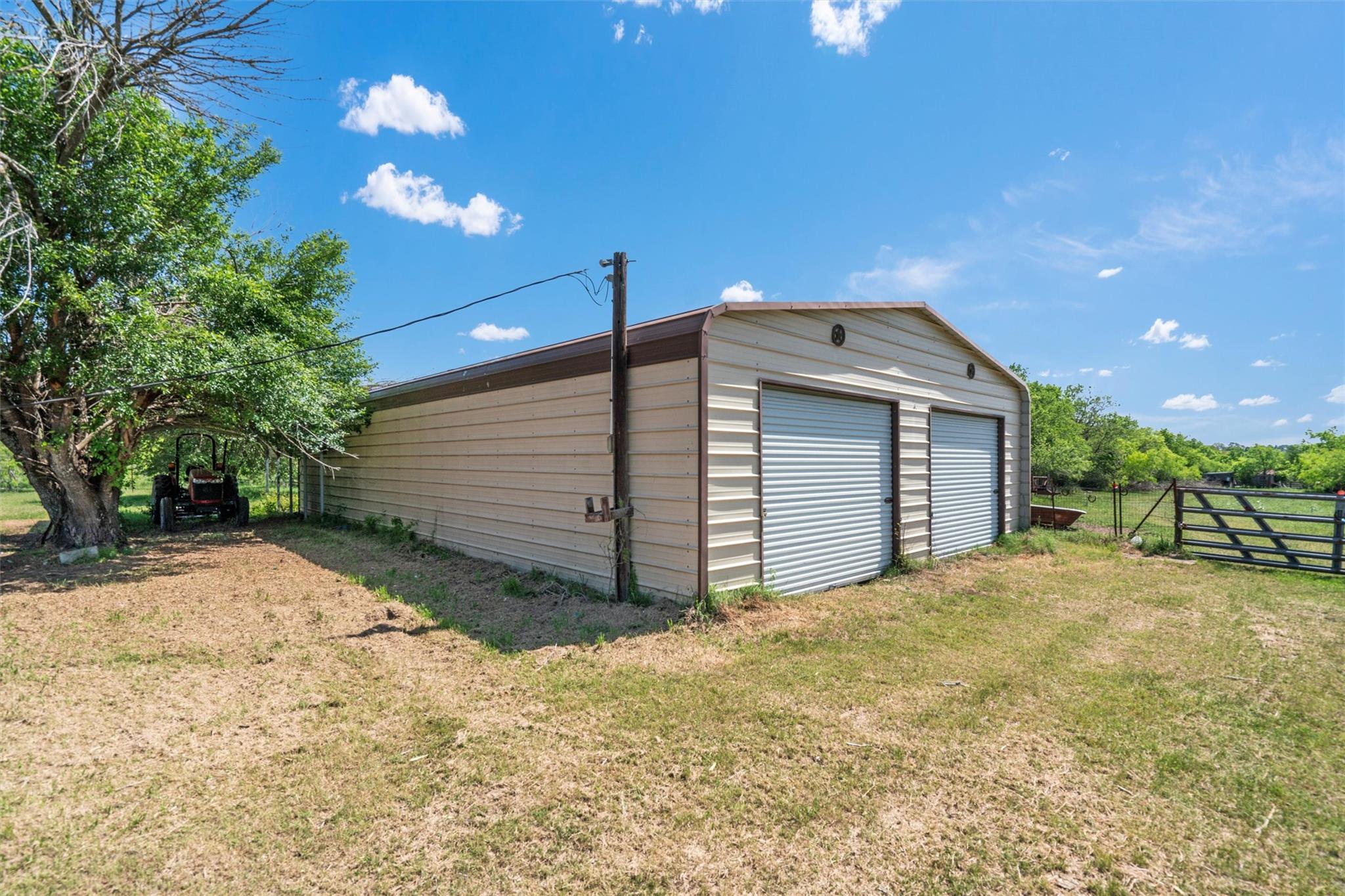 523 County Road 414, Buckholts, TX 76518
