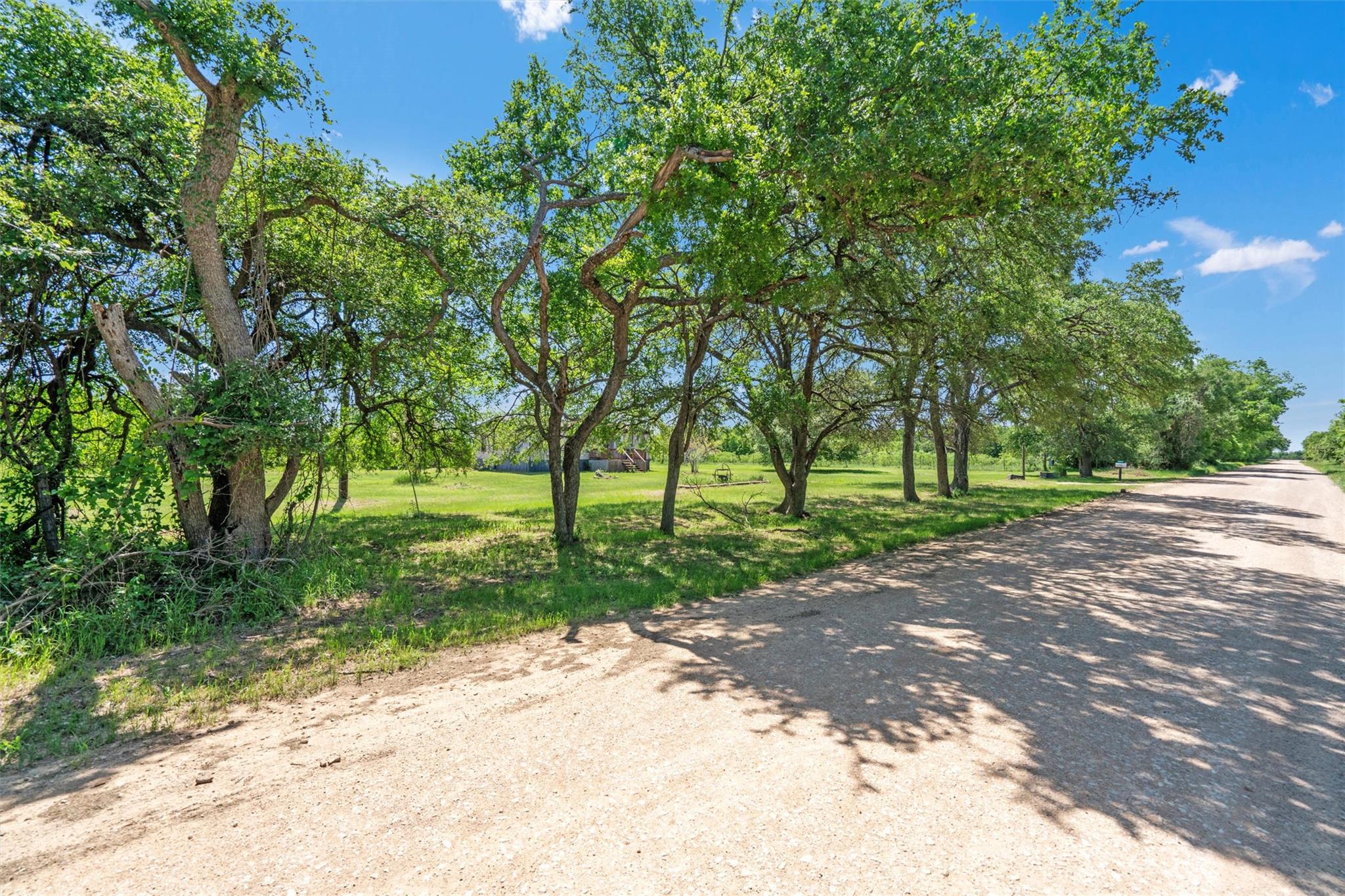 523 County Road 414, Buckholts, TX 76518