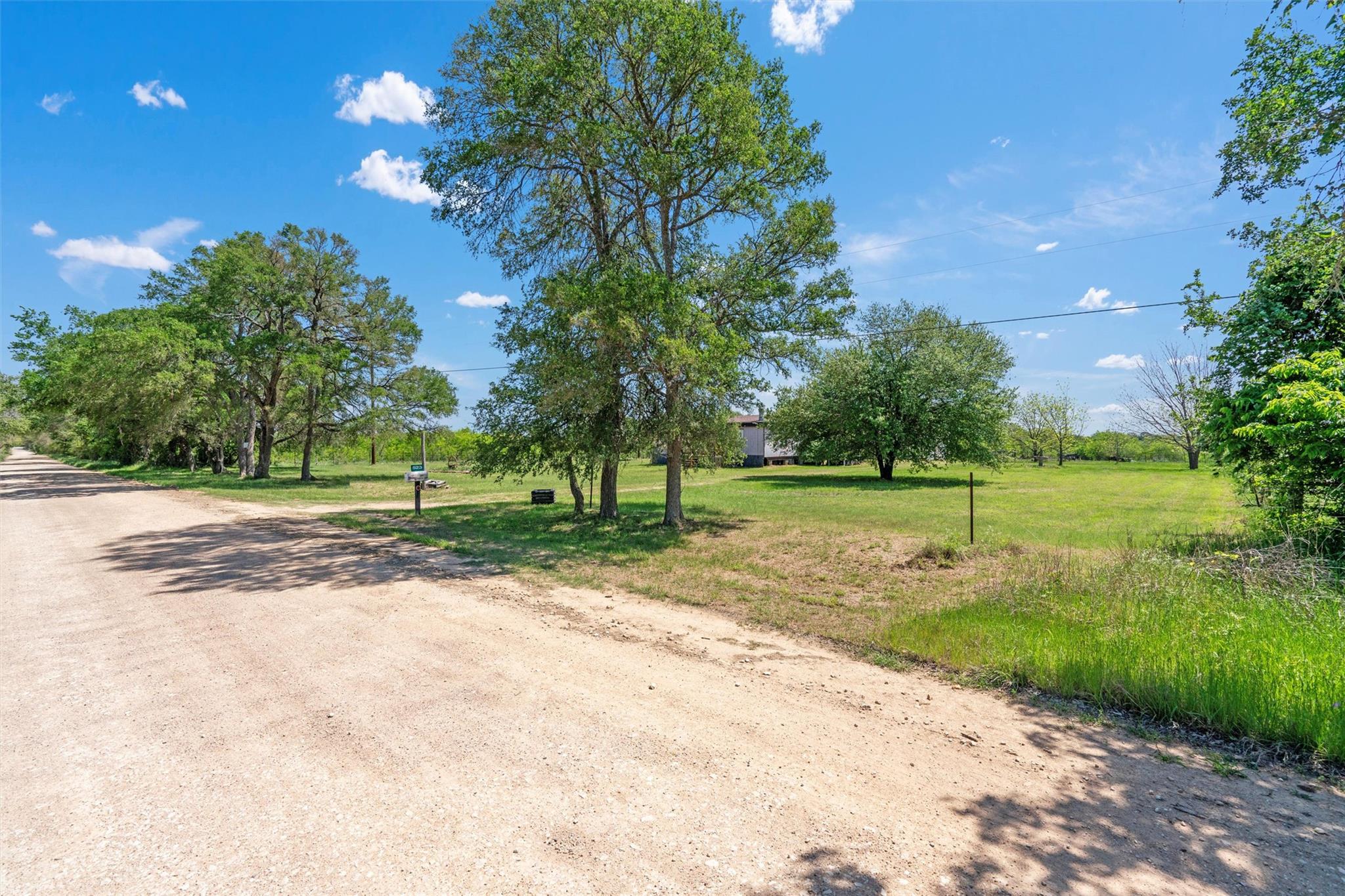 523 County Road 414, Buckholts, TX 76518
