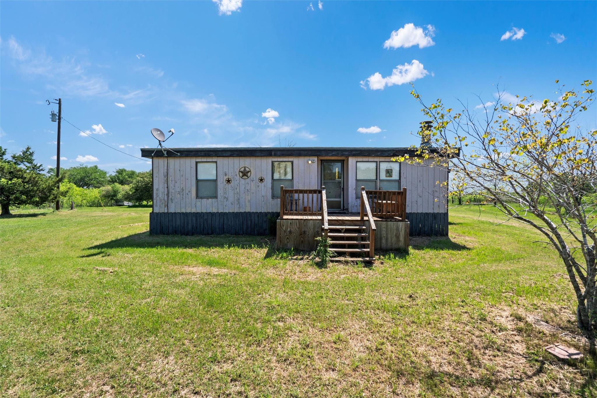 523 County Road 414, Buckholts, TX 76518