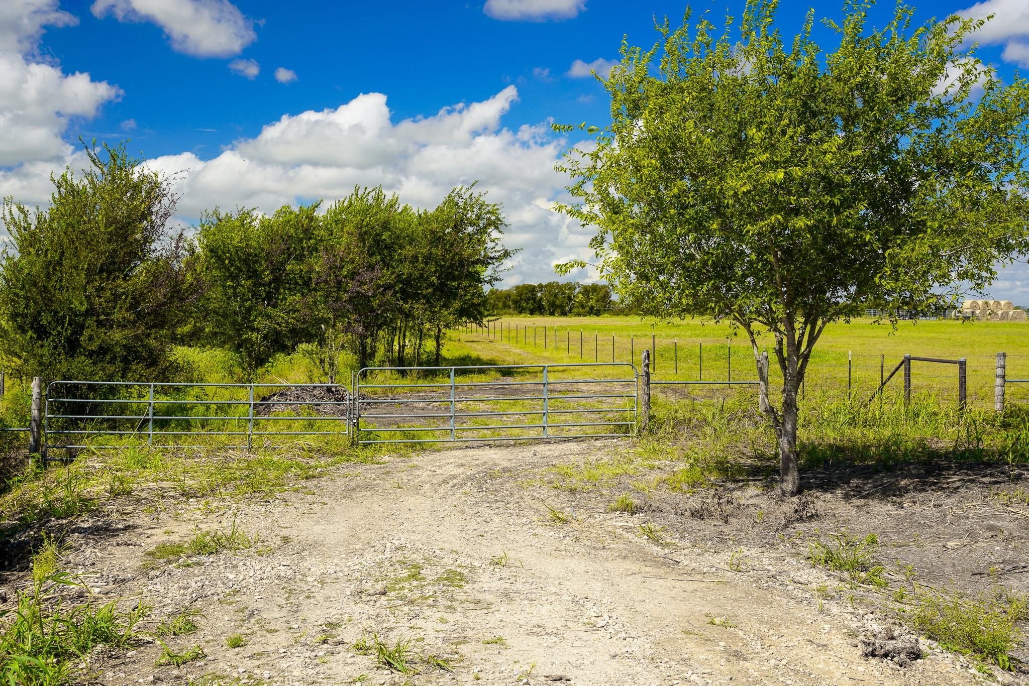 0 Tract 1 CR 470 - Ctr, Coupland, TX 78615