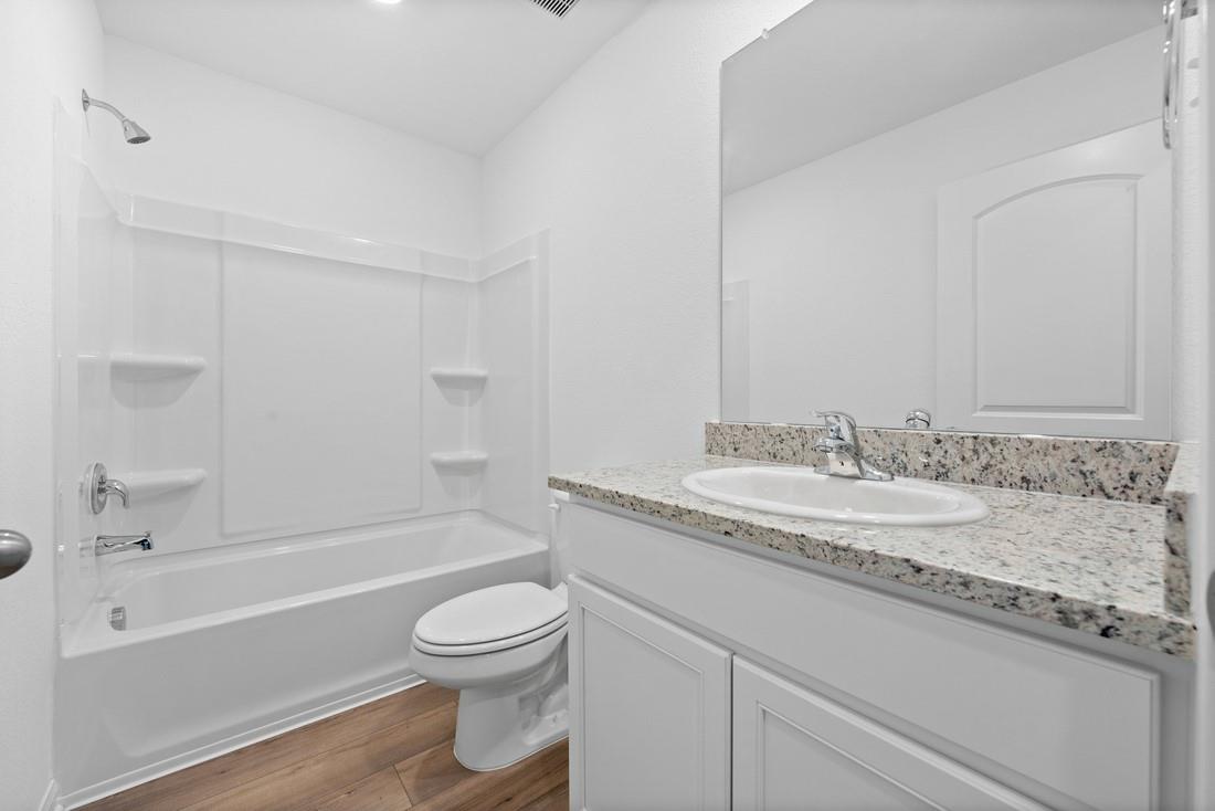 208 Morrison Dr, Jarrell, TX 76537