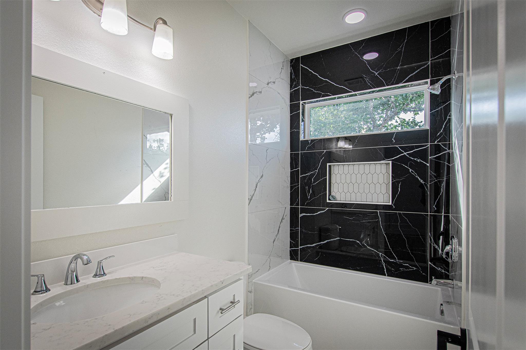 106 Passion Vine Rd, Dale, TX 78616