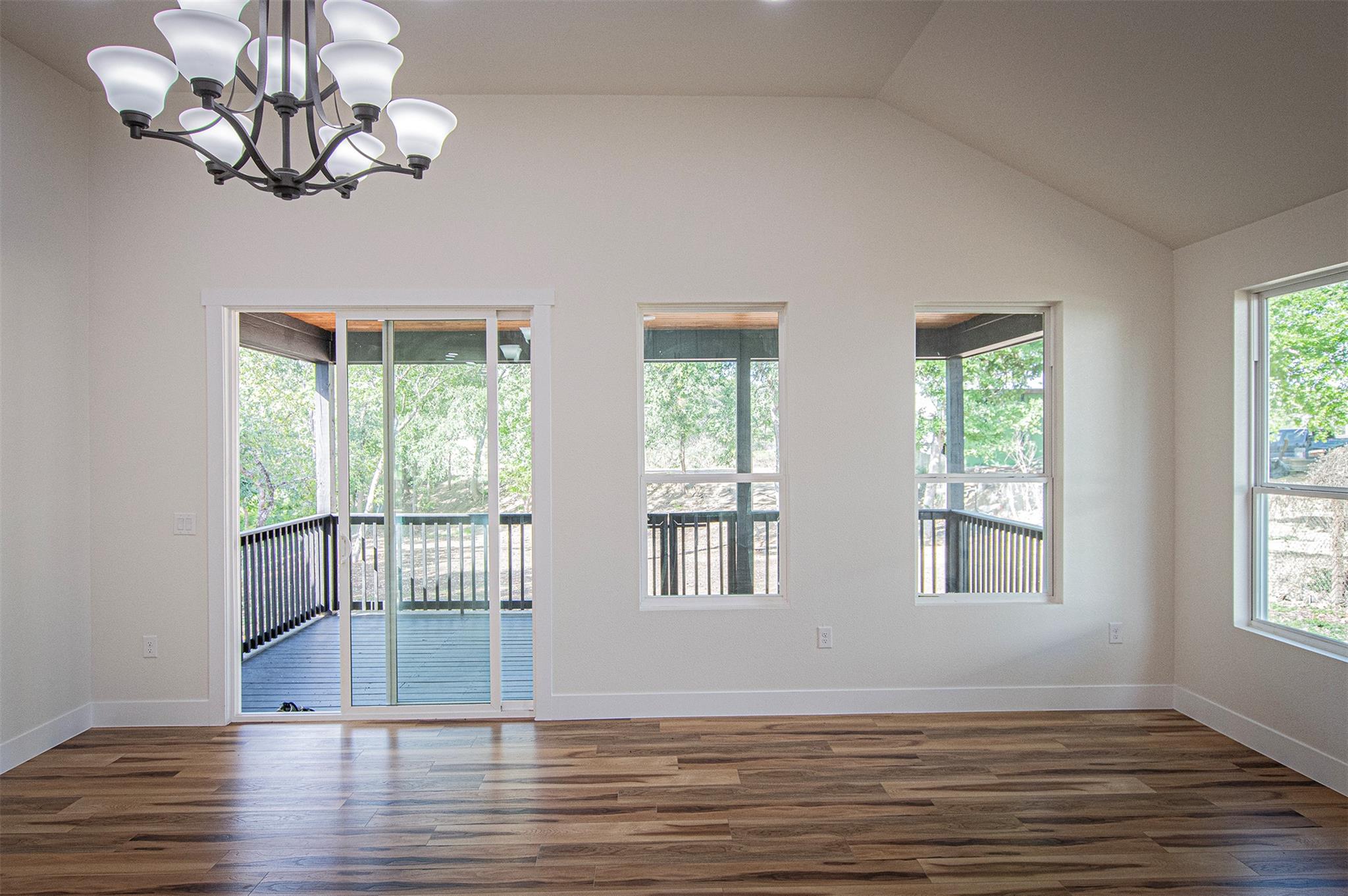 106 Passion Vine Rd, Dale, TX 78616