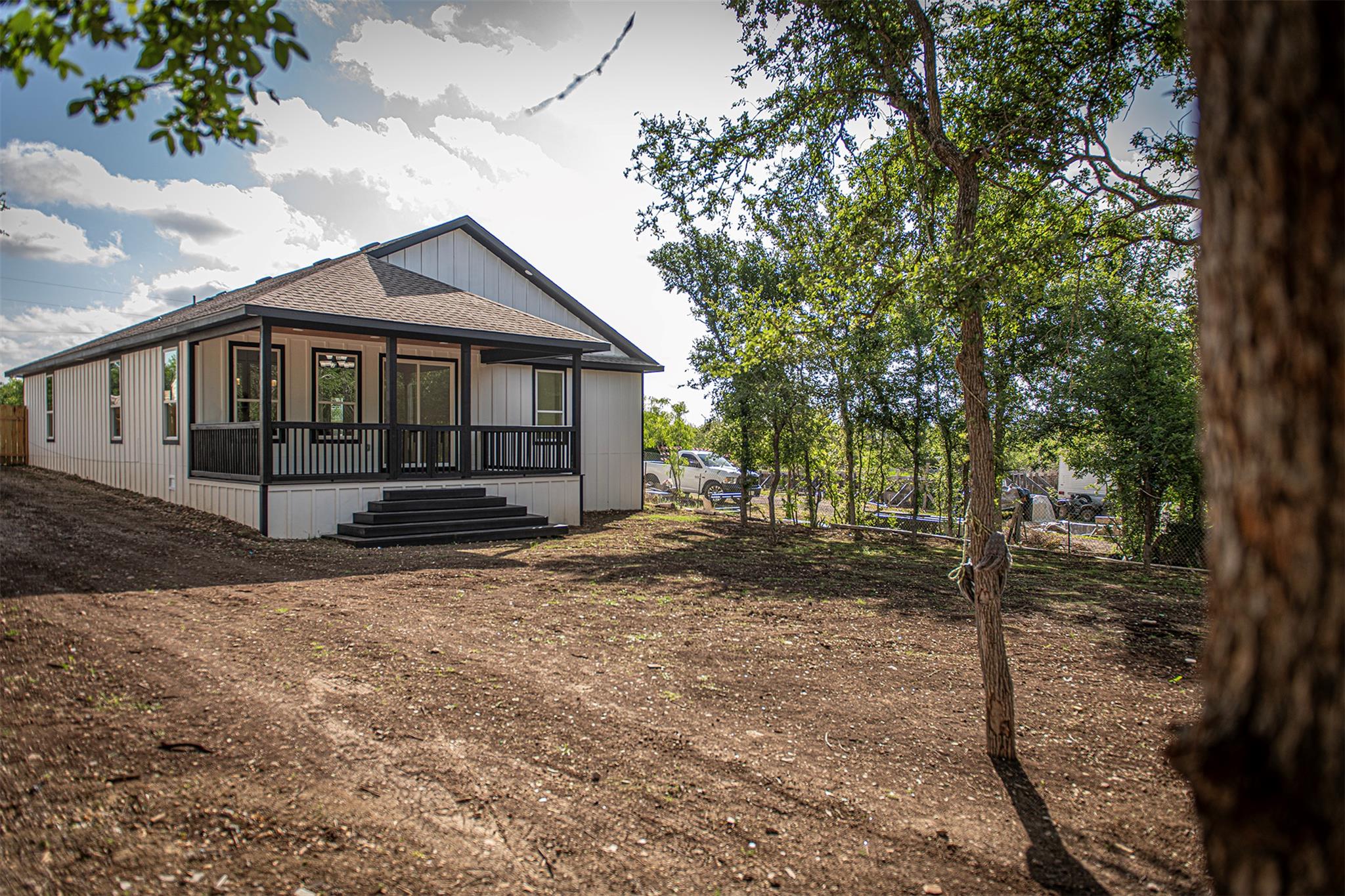 106 Passion Vine Rd, Dale, TX 78616