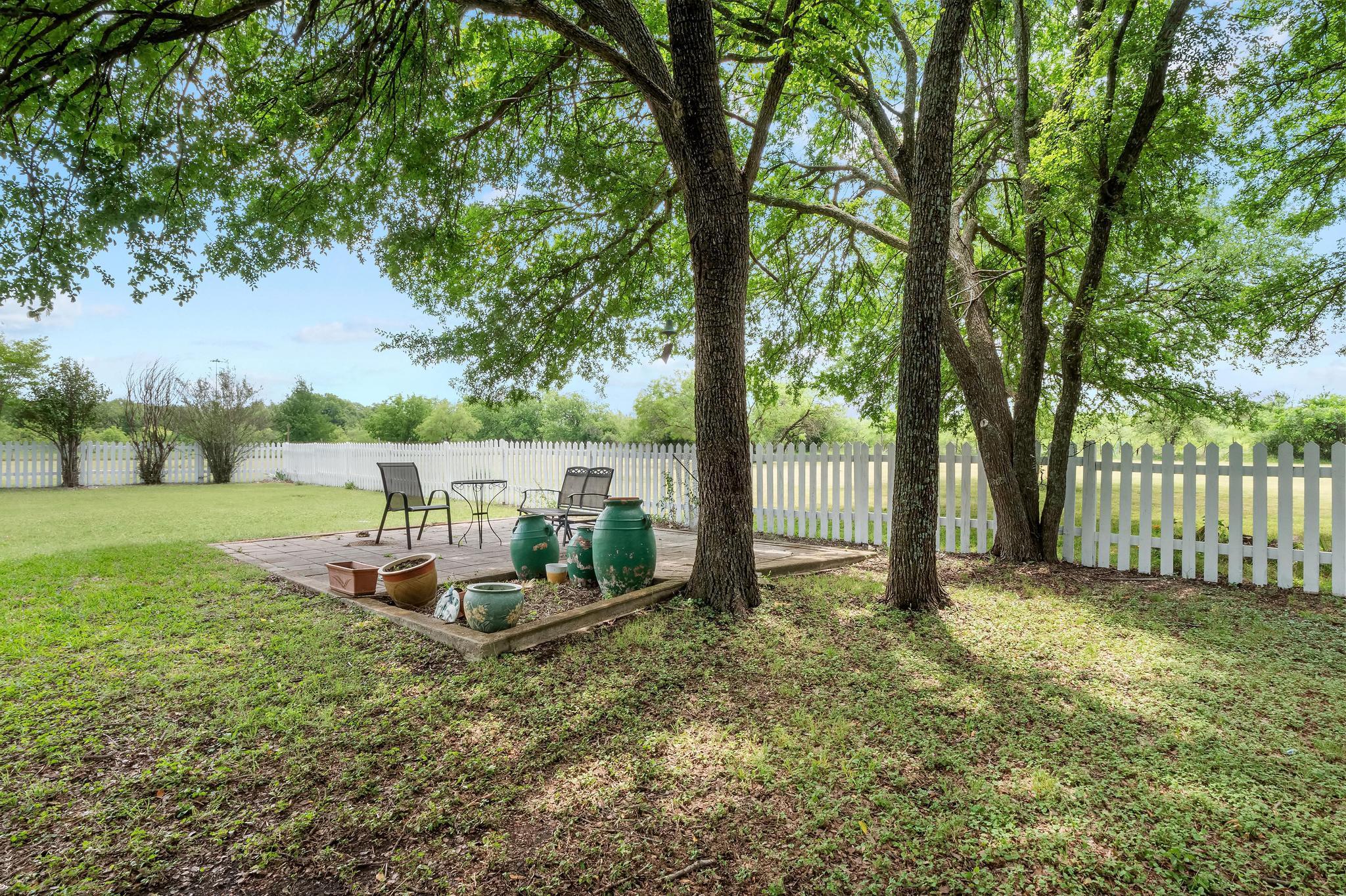 808 Golden Oaks Rd, Georgetown, TX 78628