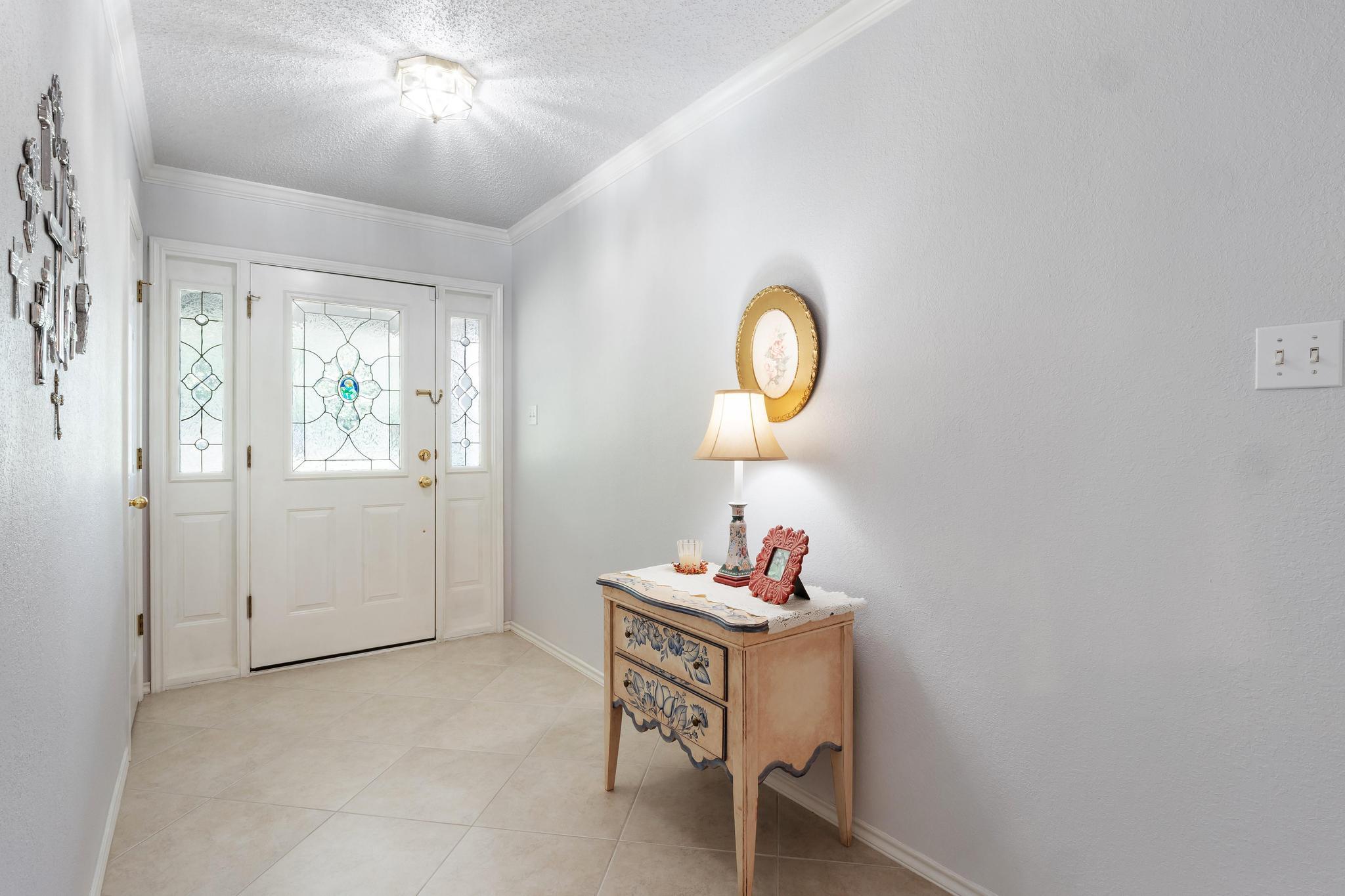 808 Golden Oaks Rd, Georgetown, TX 78628