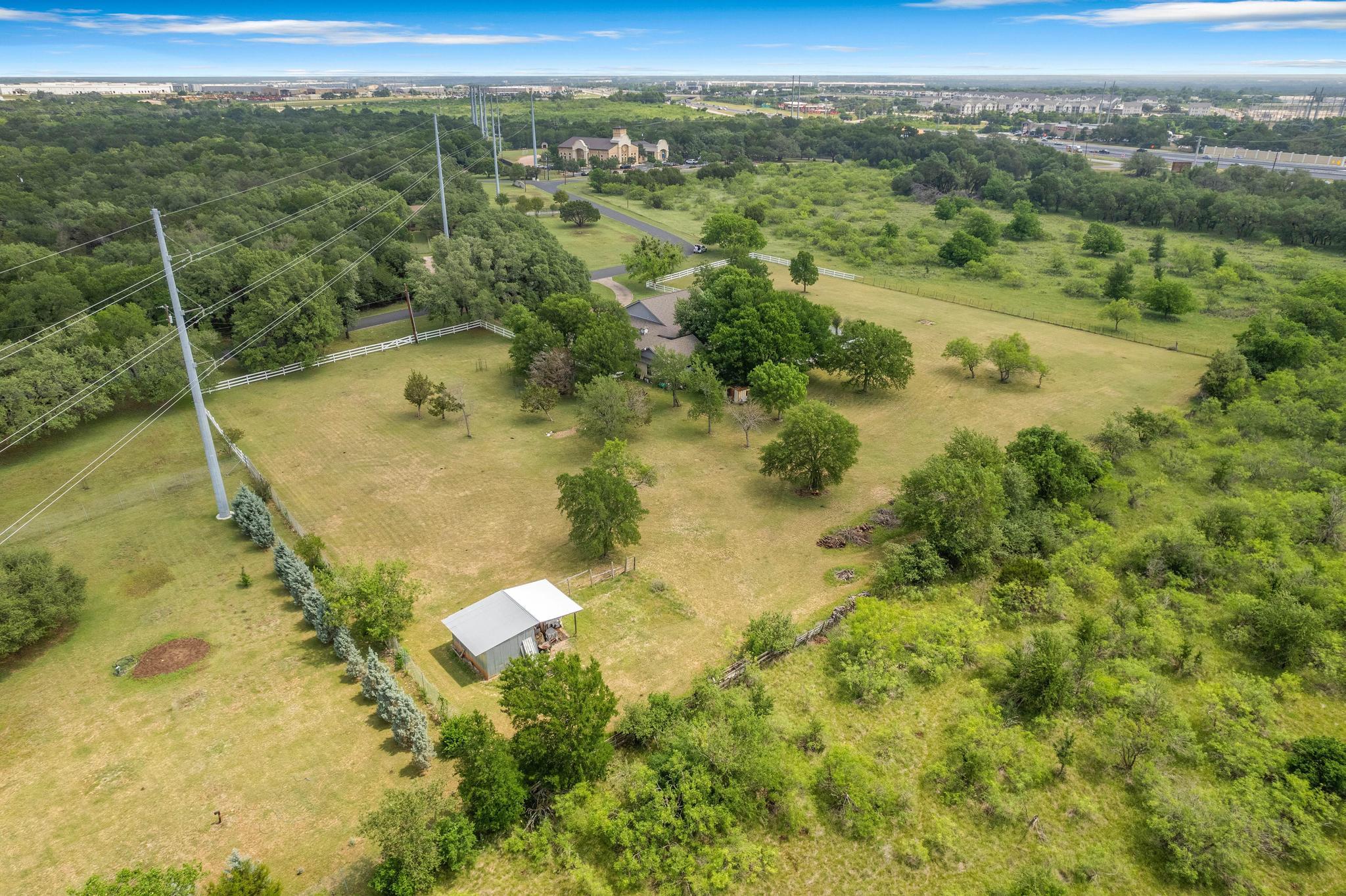 808 Golden Oaks Rd, Georgetown, TX 78628