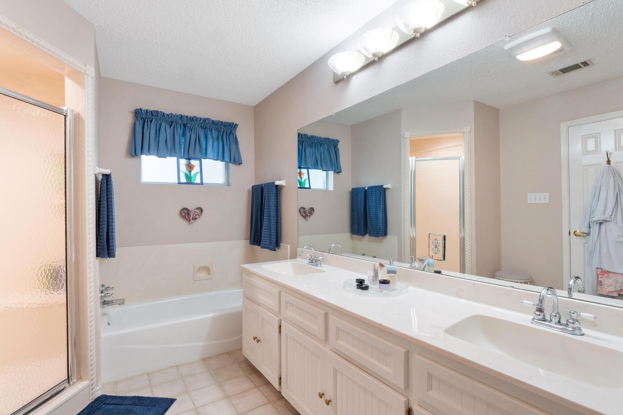 808 Golden Oaks Rd, Georgetown, TX 78628