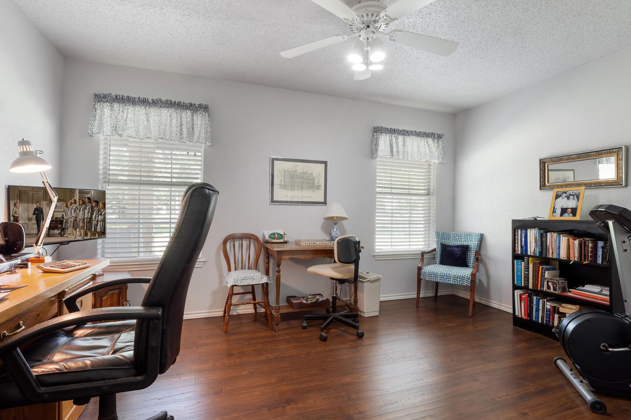 808 Golden Oaks Rd, Georgetown, TX 78628