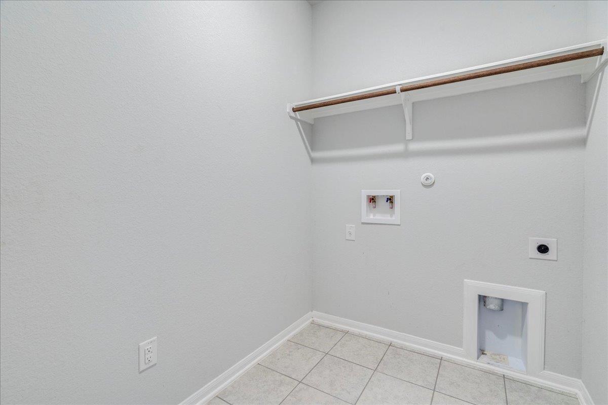 518 Algaroba Loop, Buda, TX 78610