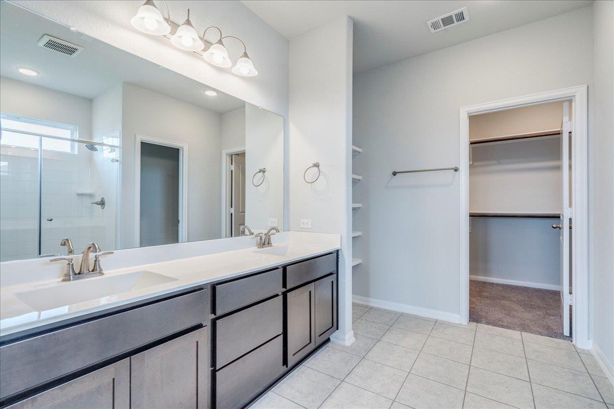 518 Algaroba Loop, Buda, TX 78610
