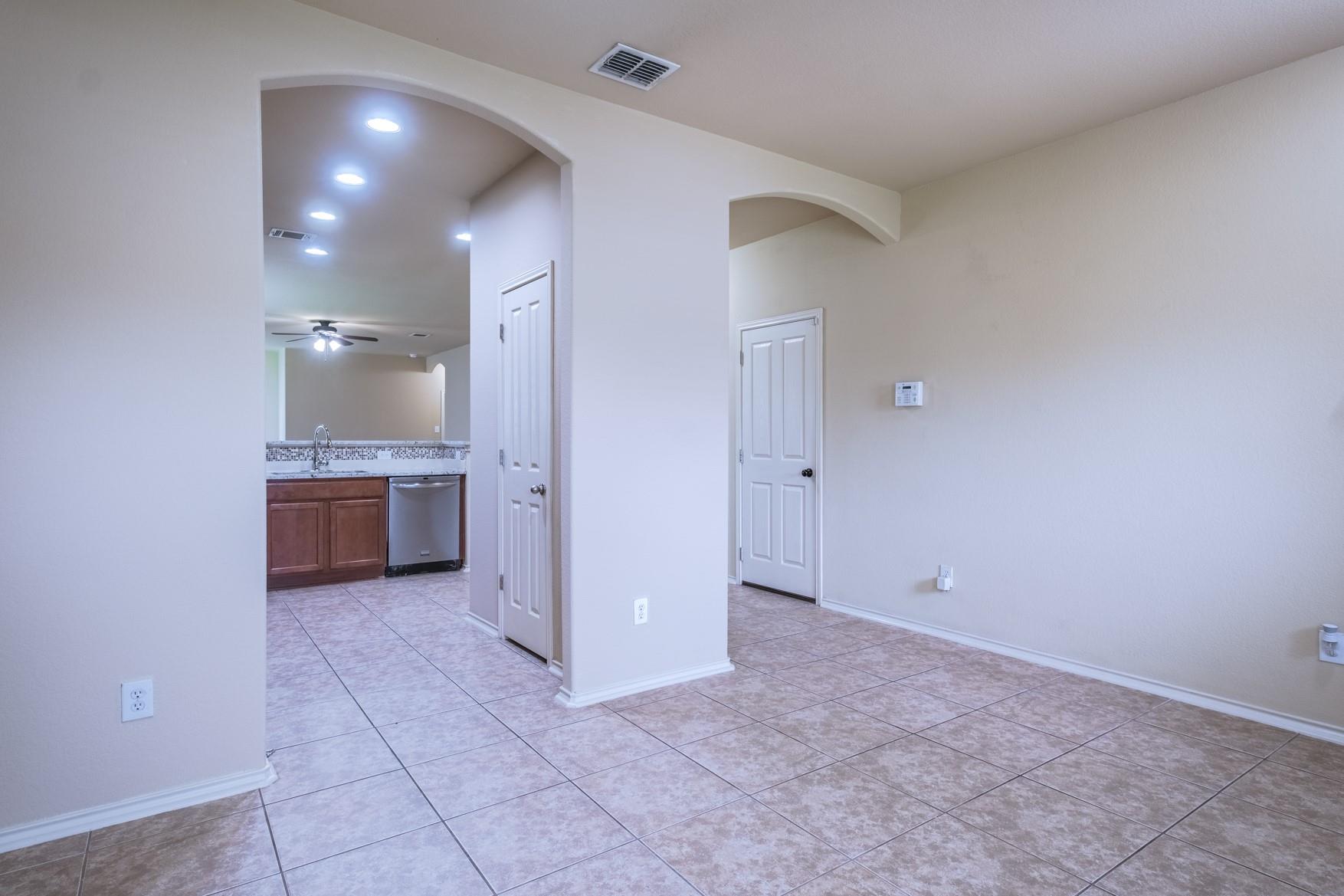 1010 Hondo Ln, Hutto, TX 78634