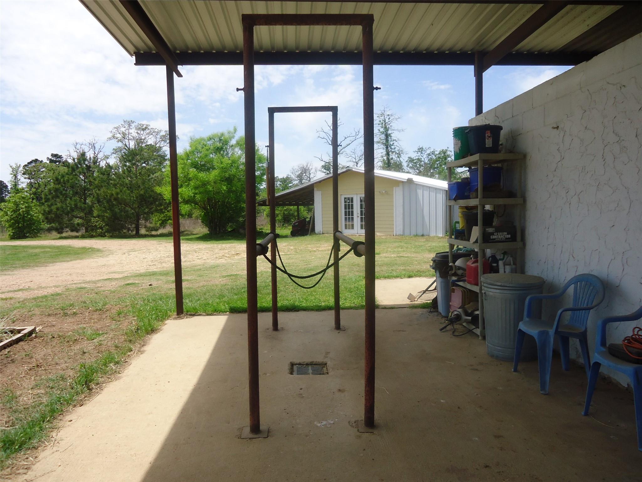 131 Cardinal Dr # B, Paige, TX 78659