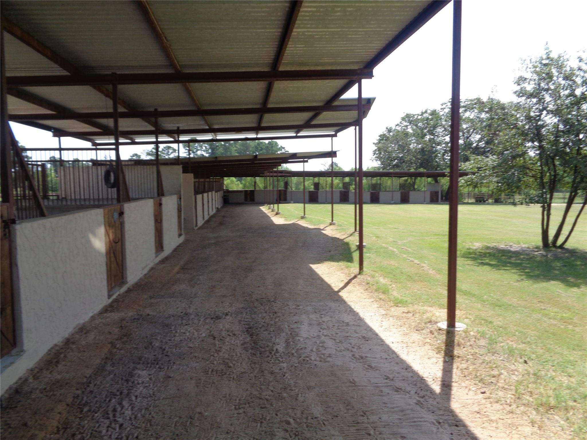 131 Cardinal Dr # B, Paige, TX 78659