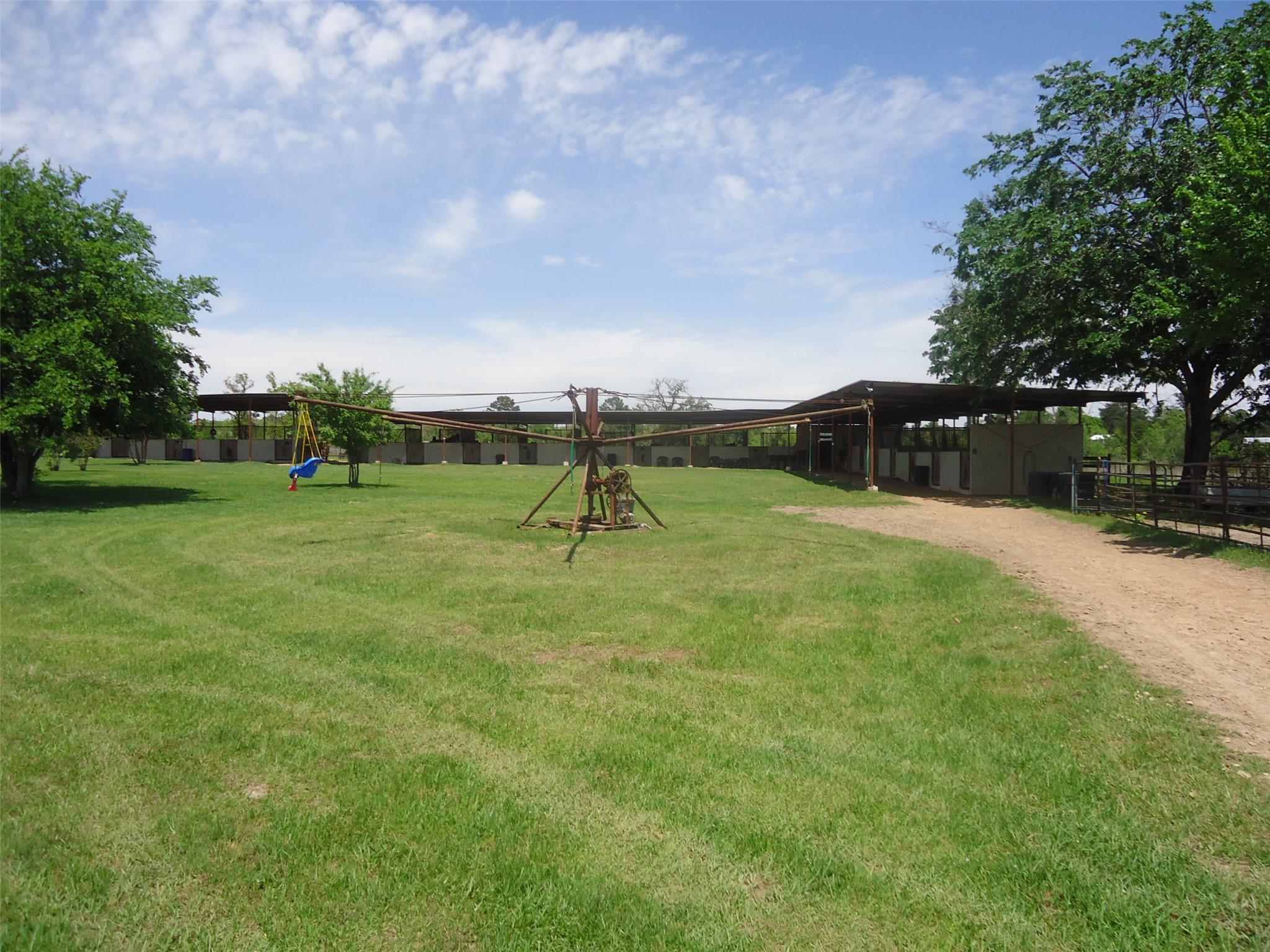 131 Cardinal Dr # B, Paige, TX 78659