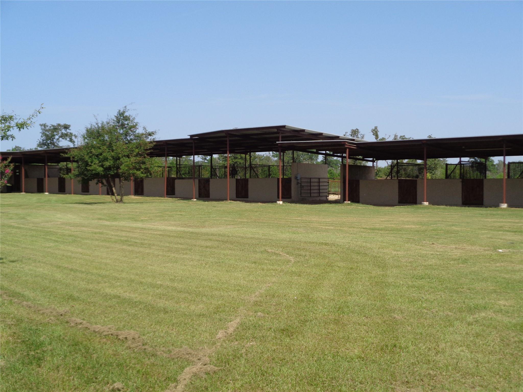 131 Cardinal Dr # B, Paige, TX 78659