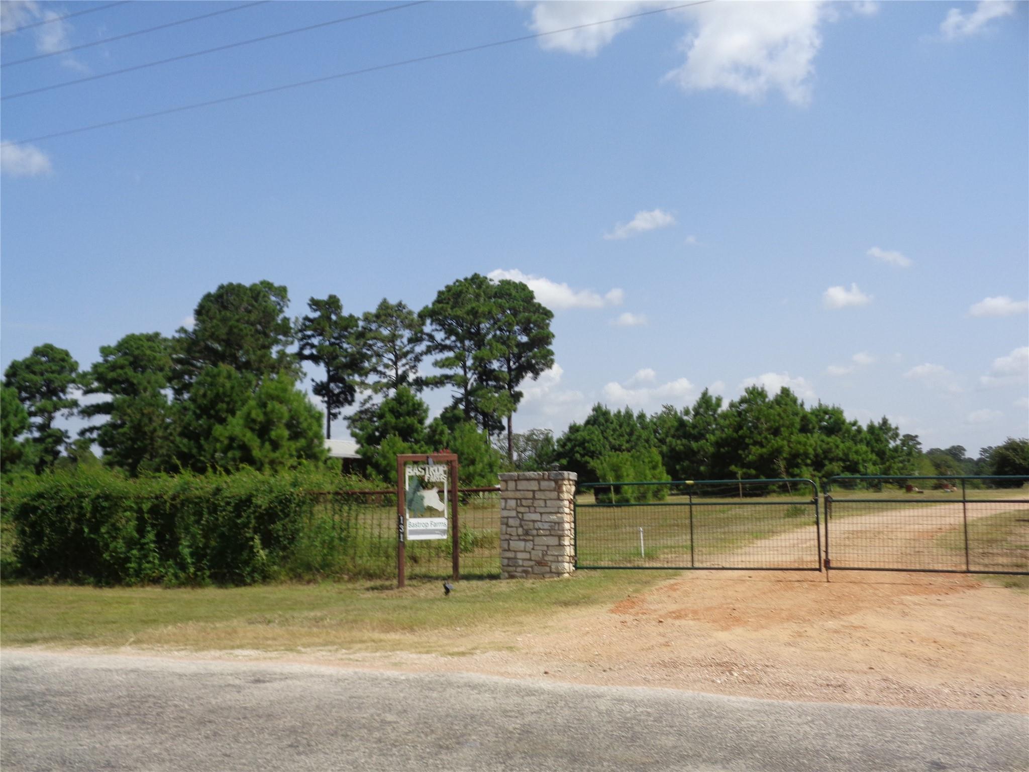 131 Cardinal Dr # B, Paige, TX 78659