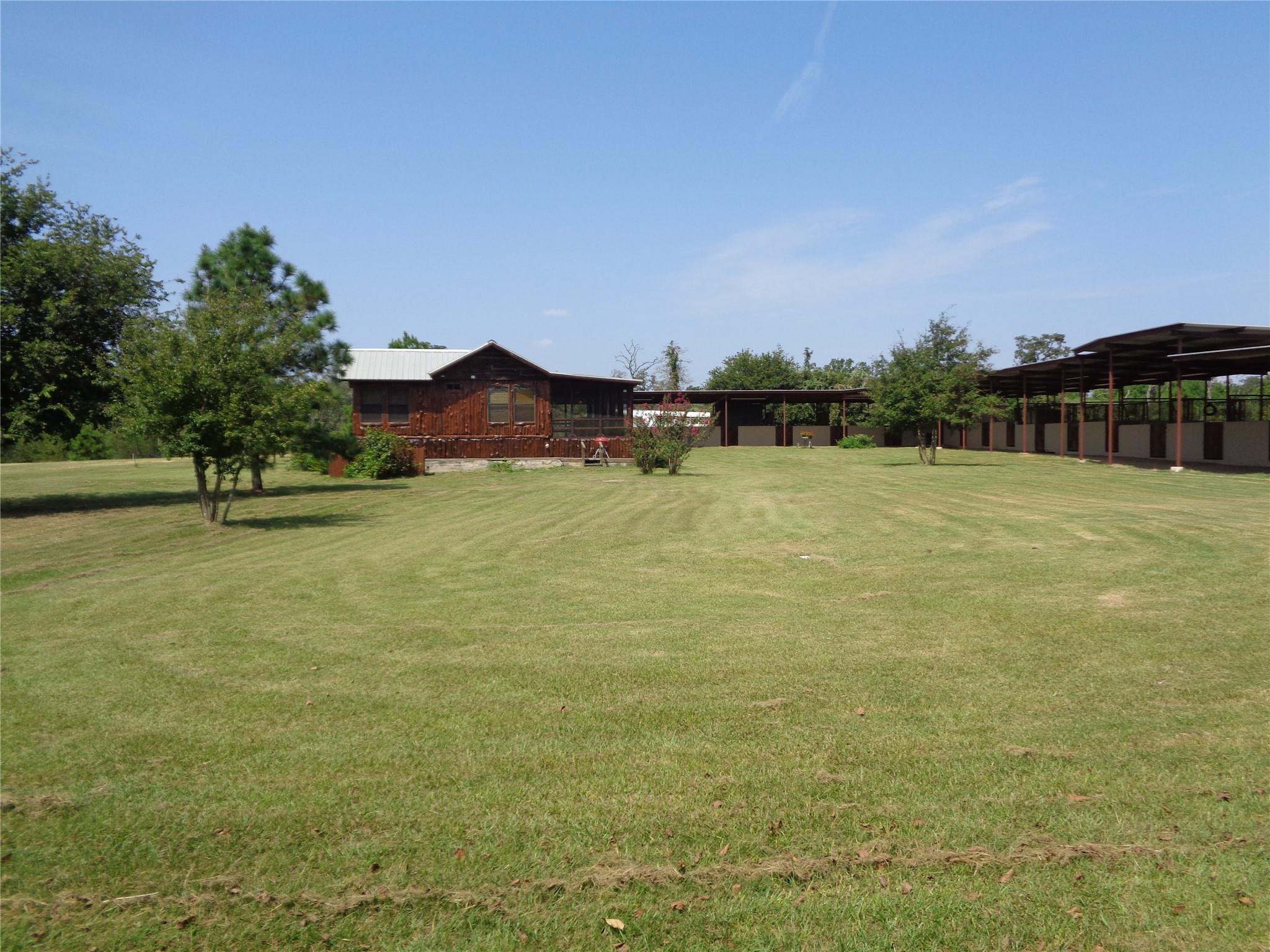 131 Cardinal Dr # B, Paige, TX 78659