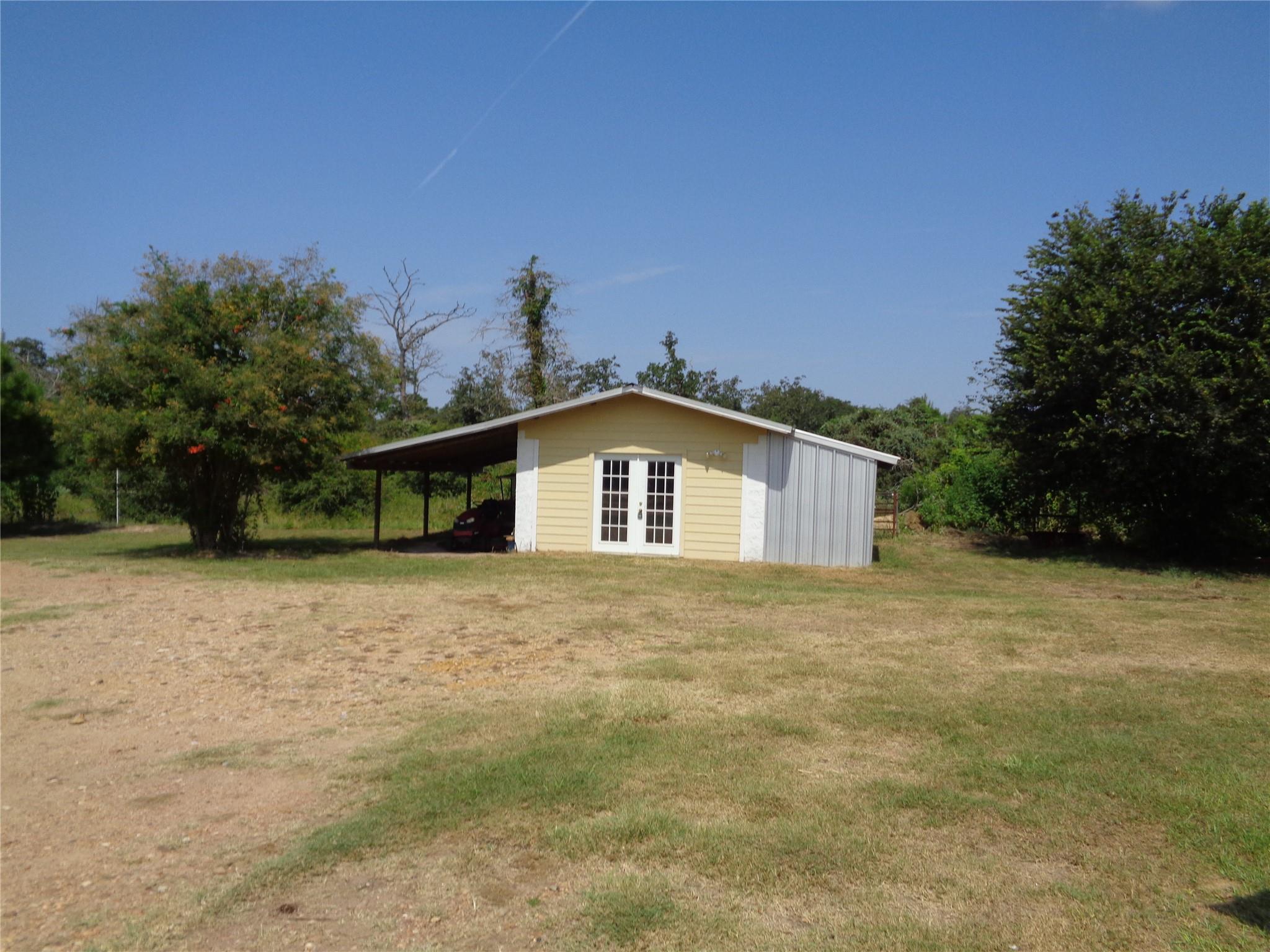 131 Cardinal Dr # B, Paige, TX 78659