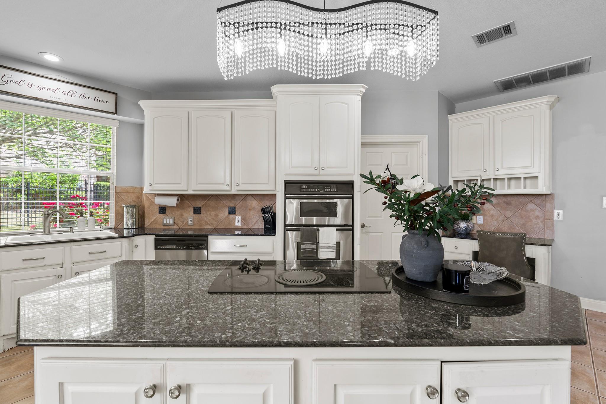 2128 Hilton Head Dr, Round Rock, TX 78664