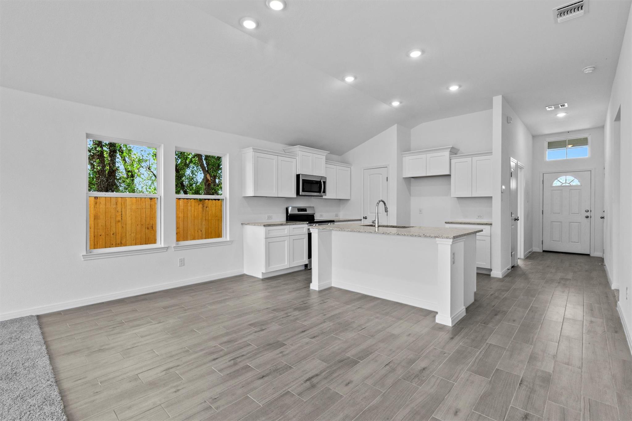 233 Ironshoe Trl, Liberty Hill, TX 78642