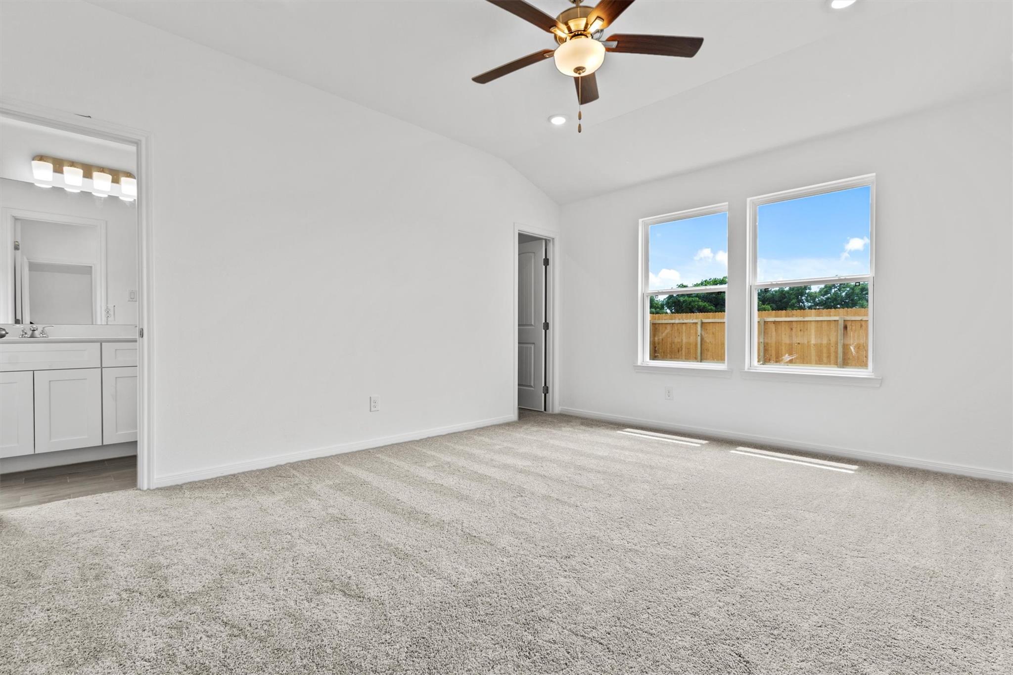 233 Ironshoe Trl, Liberty Hill, TX 78642