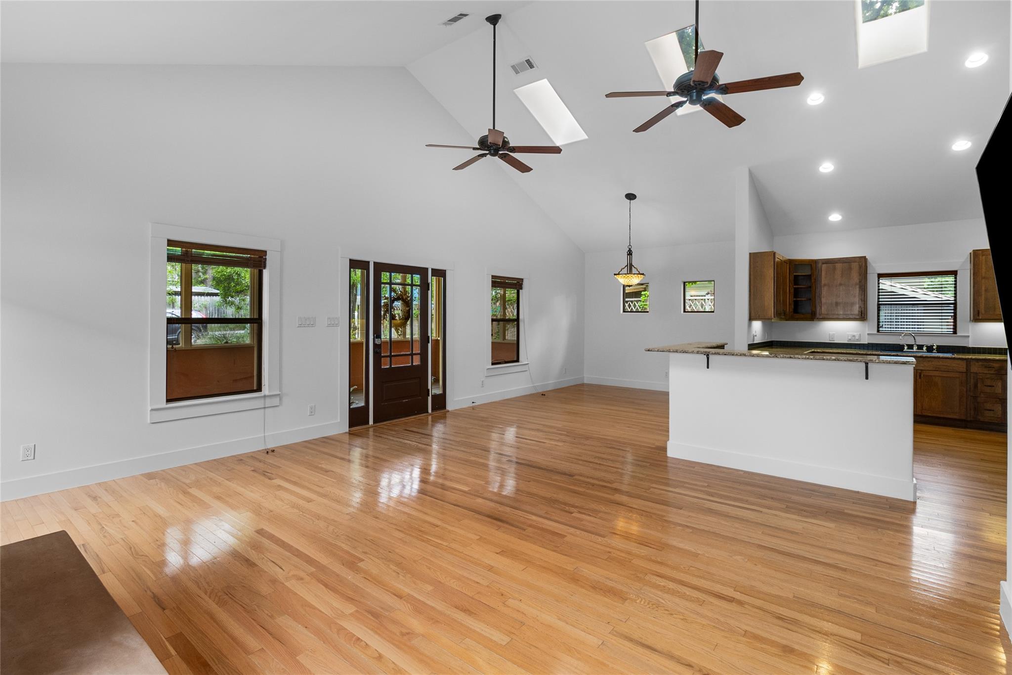2105 Brackenridge St, Austin, TX 78704