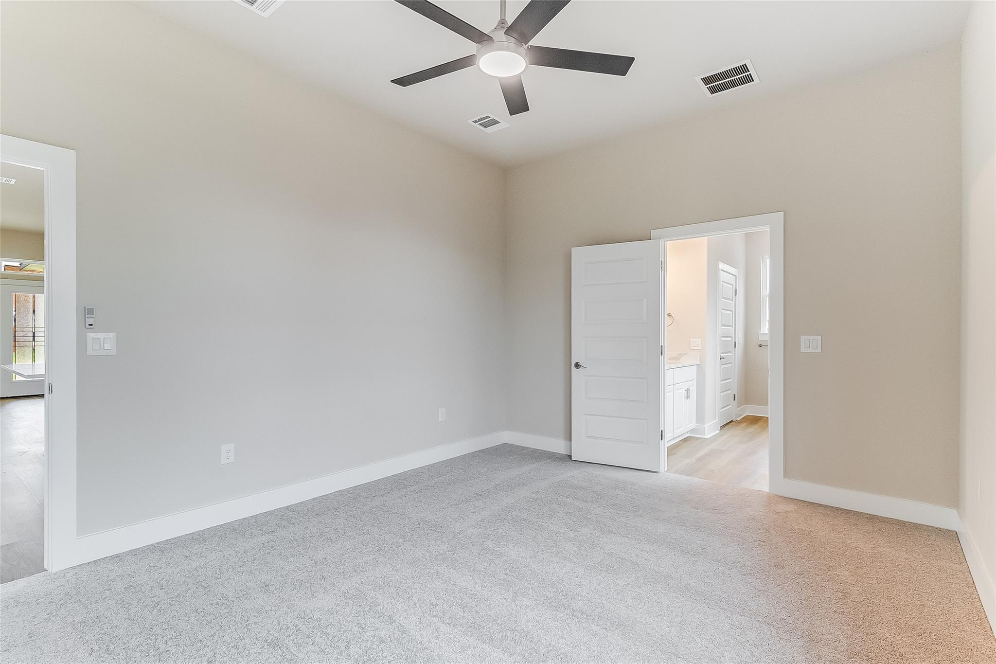 650 Aspen Ln, Cottonwood Shores, TX 78657