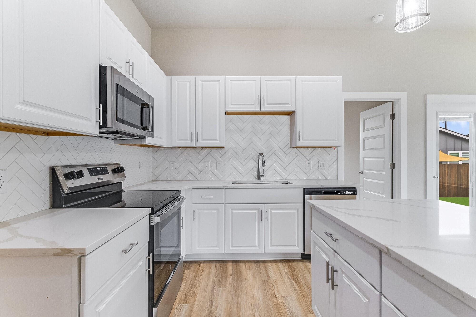 650 Aspen Ln, Cottonwood Shores, TX 78657