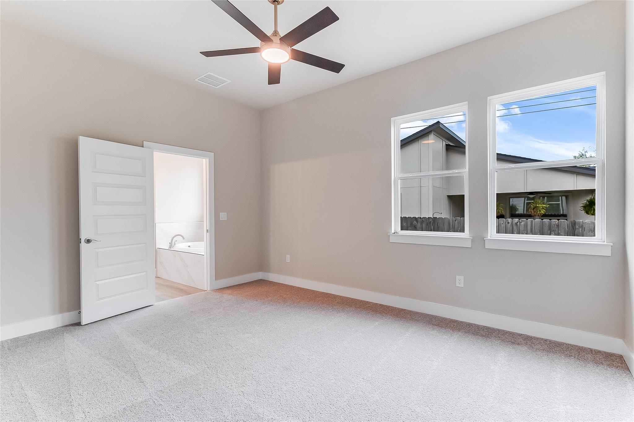 650 Aspen Ln, Cottonwood Shores, TX 78657