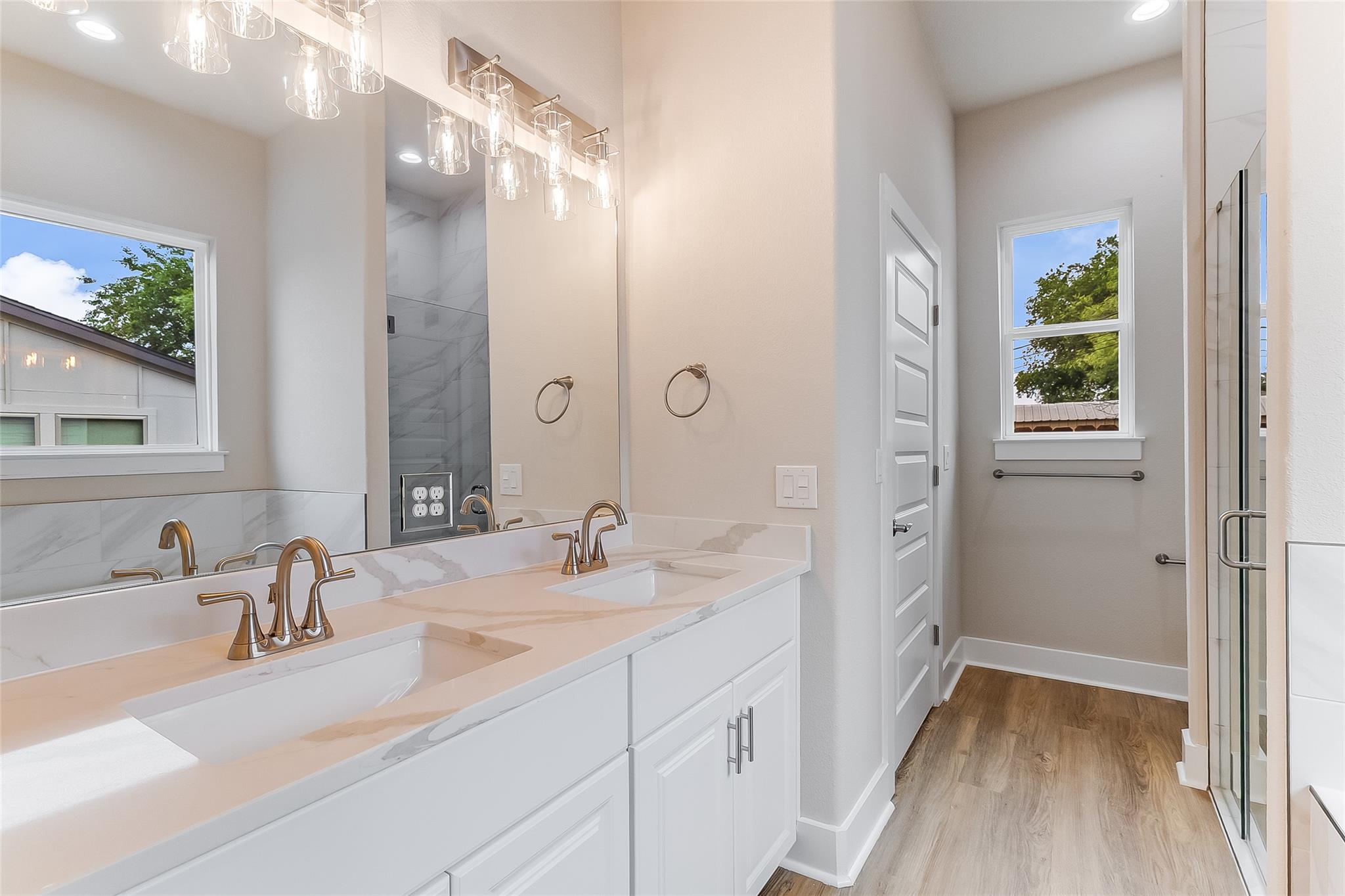 650 Aspen Ln, Cottonwood Shores, TX 78657