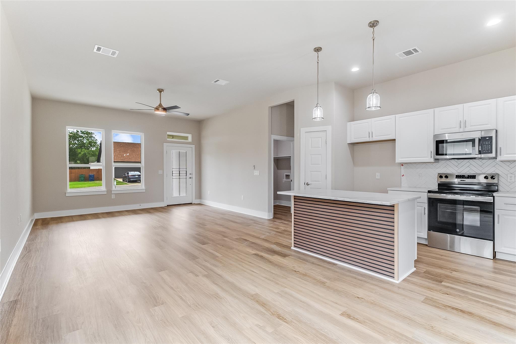 650 Aspen Ln, Cottonwood Shores, TX 78657