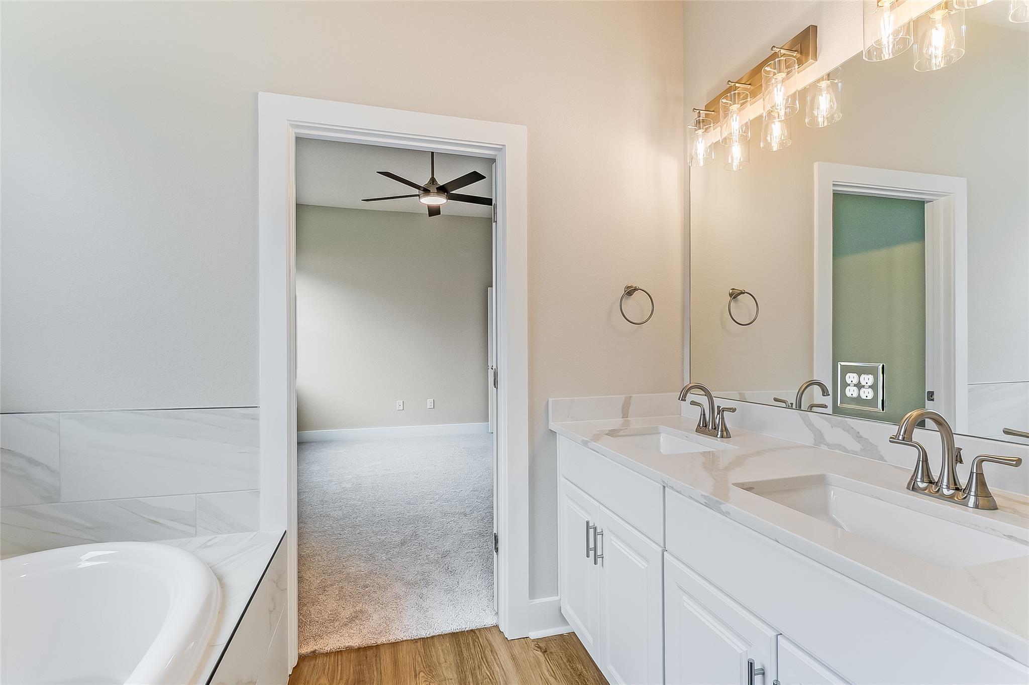 650 Aspen Ln, Cottonwood Shores, TX 78657