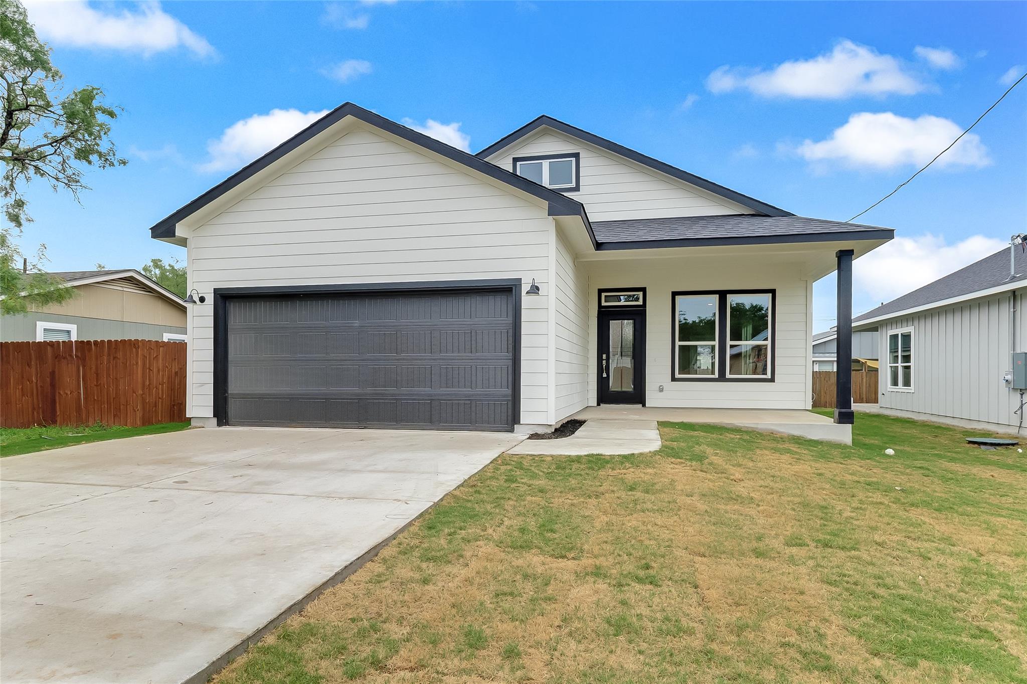 650 Aspen Ln, Cottonwood Shores, TX 78657
