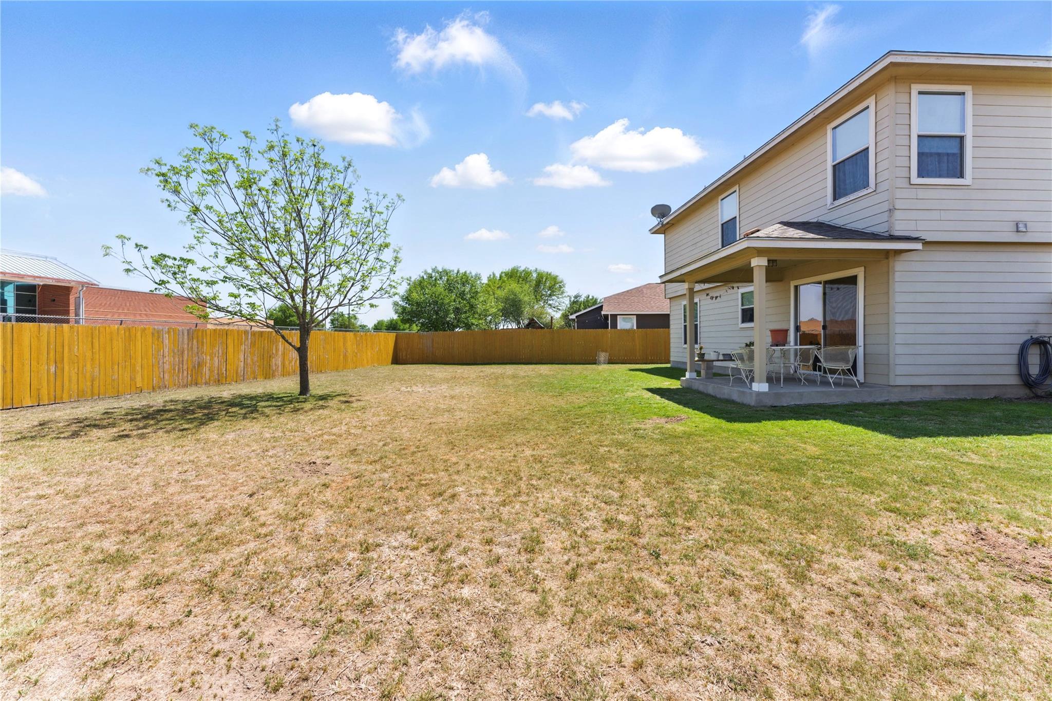 2221 Stoneleigh Dr, New Braunfels, TX 78130