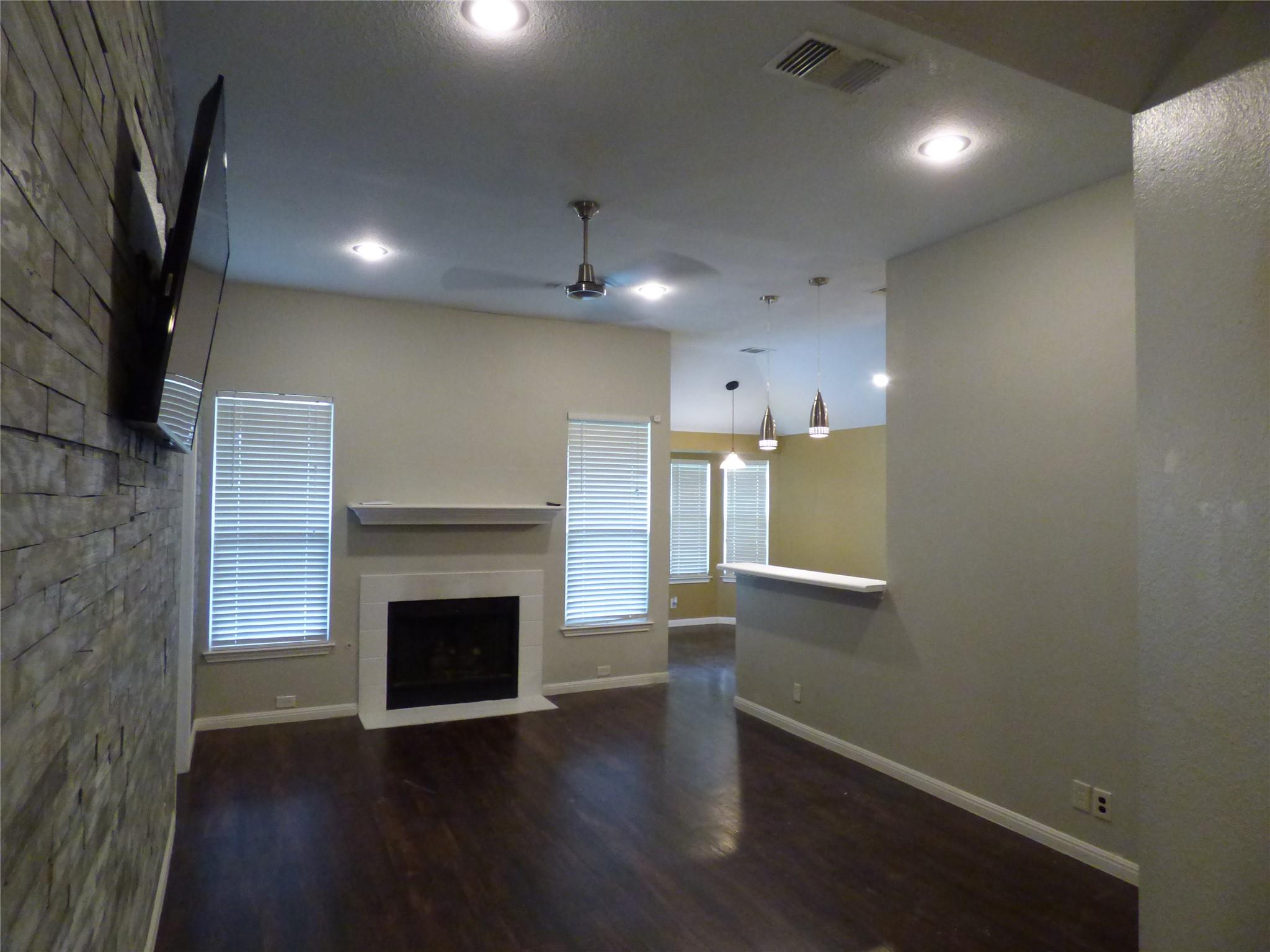 340 Spillway Dr, Kyle, TX 78640