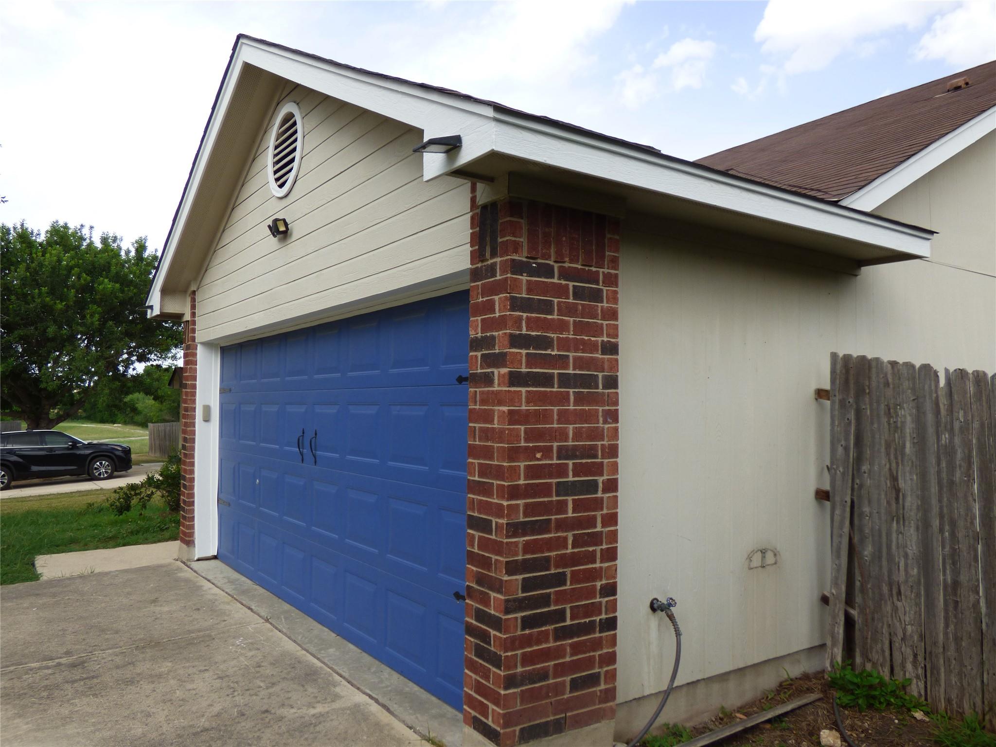 340 Spillway Dr, Kyle, TX 78640
