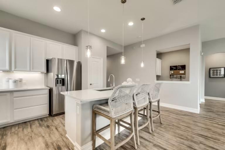 6416 Apache Plum Ln, Spicewood, TX 78669