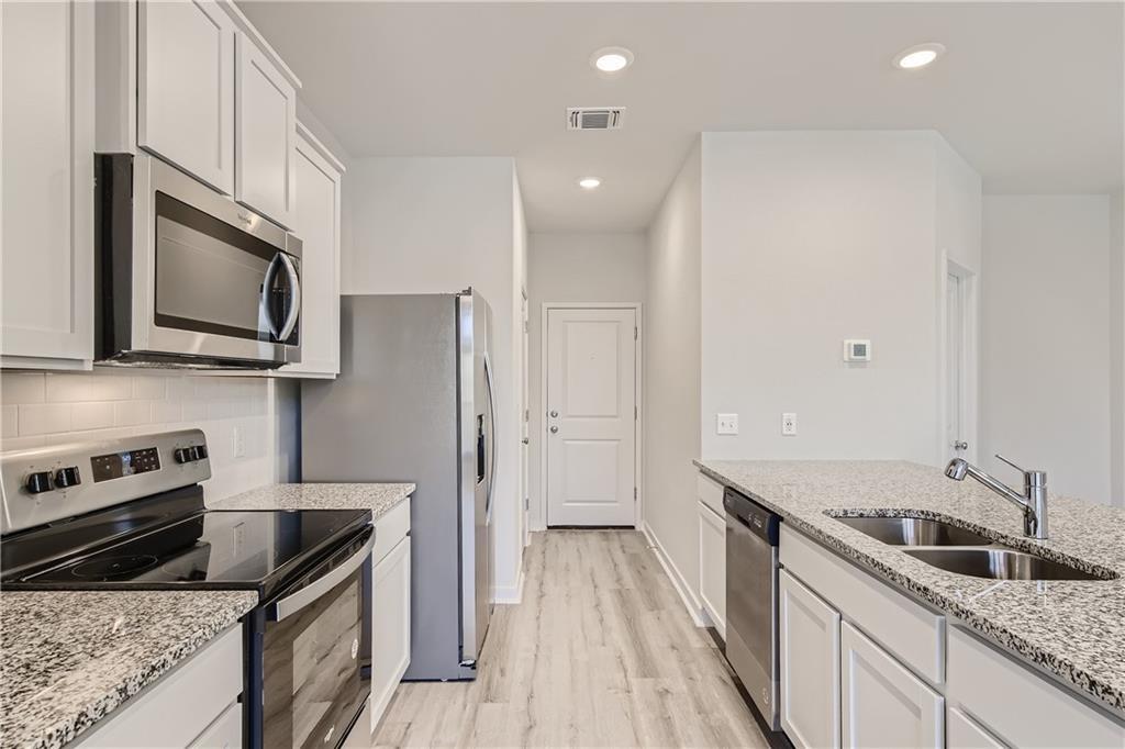 605 W South St # 422, Leander, TX 78641