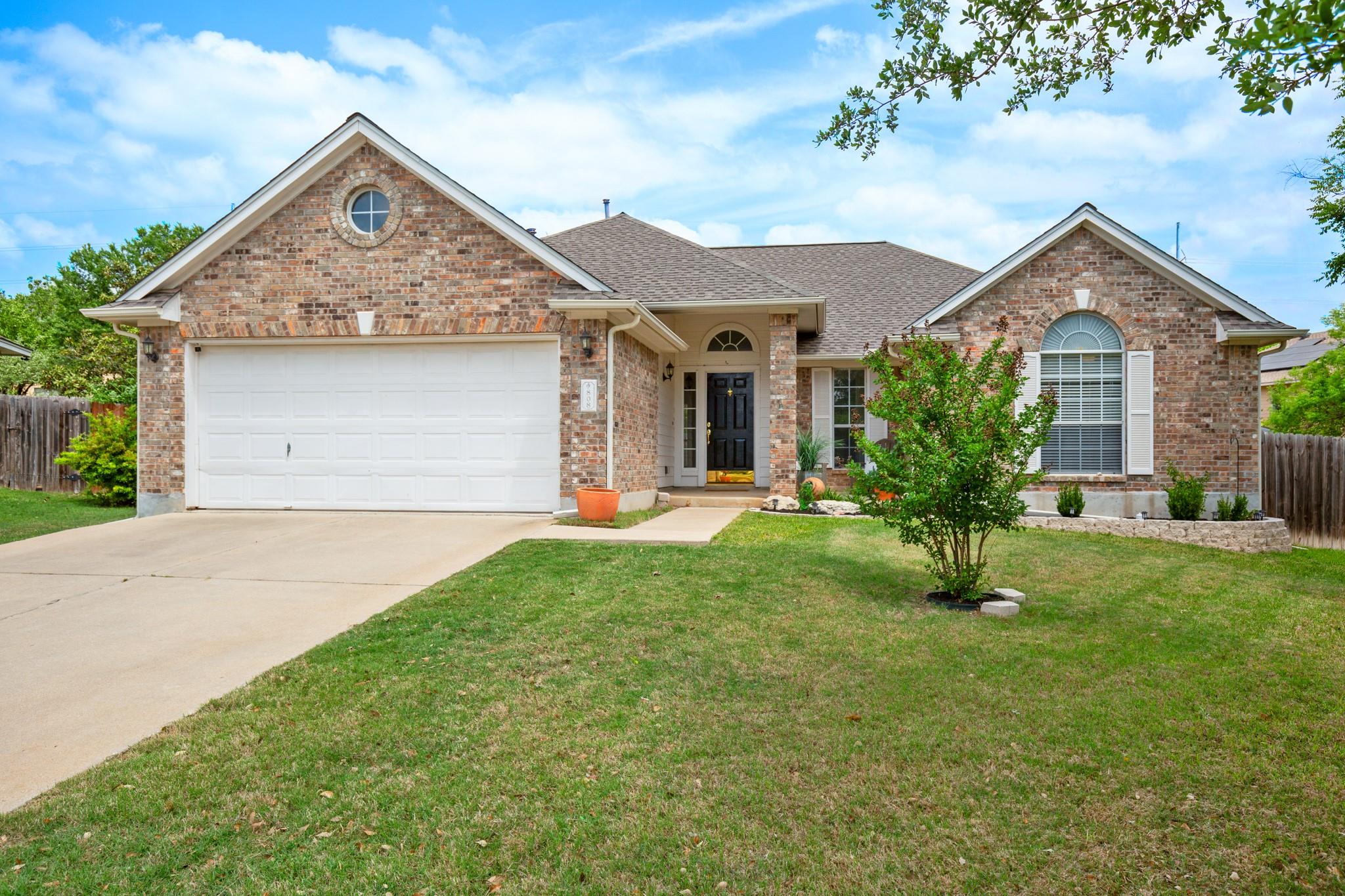 808 Springbrook Ln, Leander, TX 78641