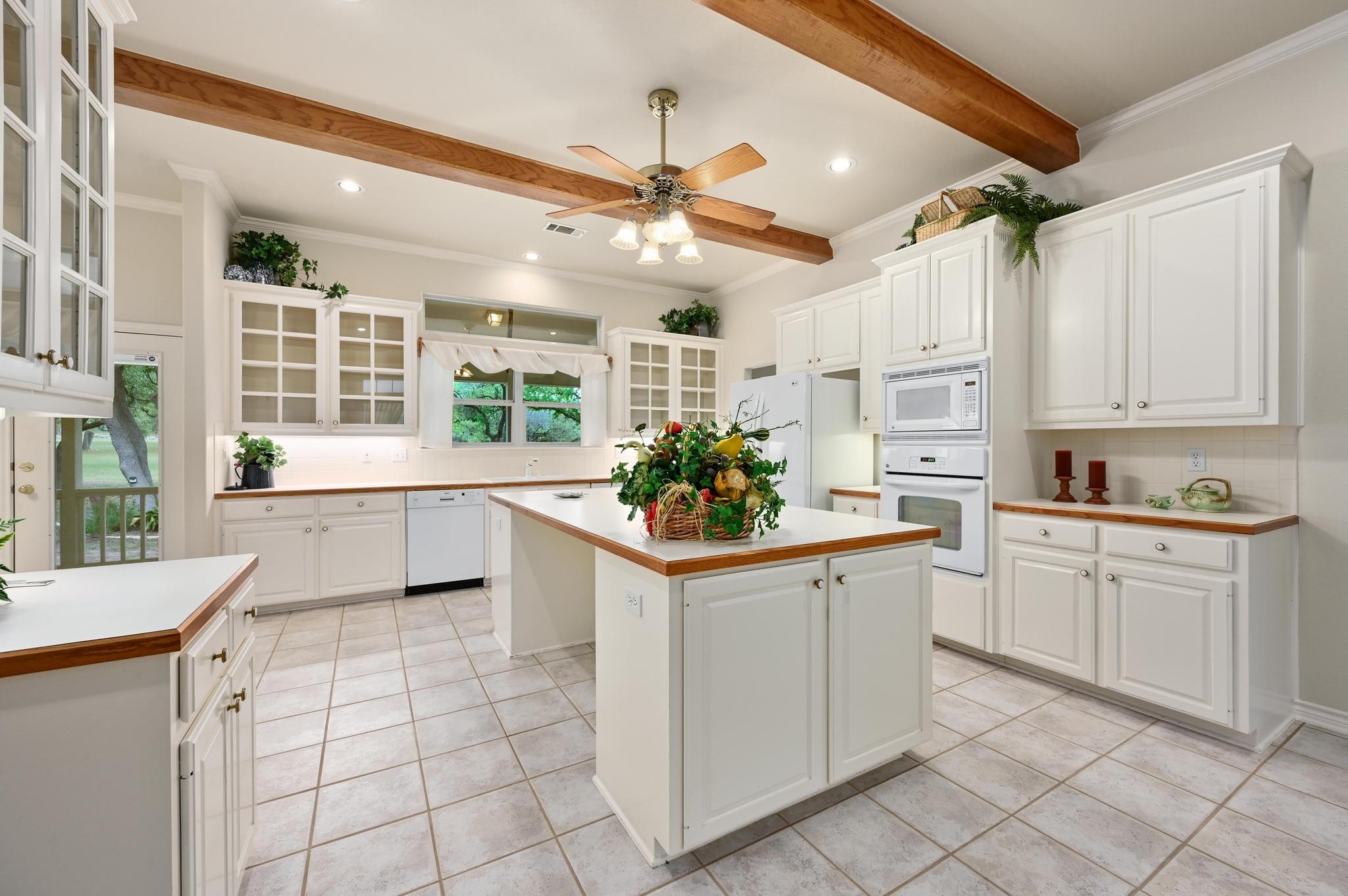 212 Wind Ridge Cv, Georgetown, TX 78628