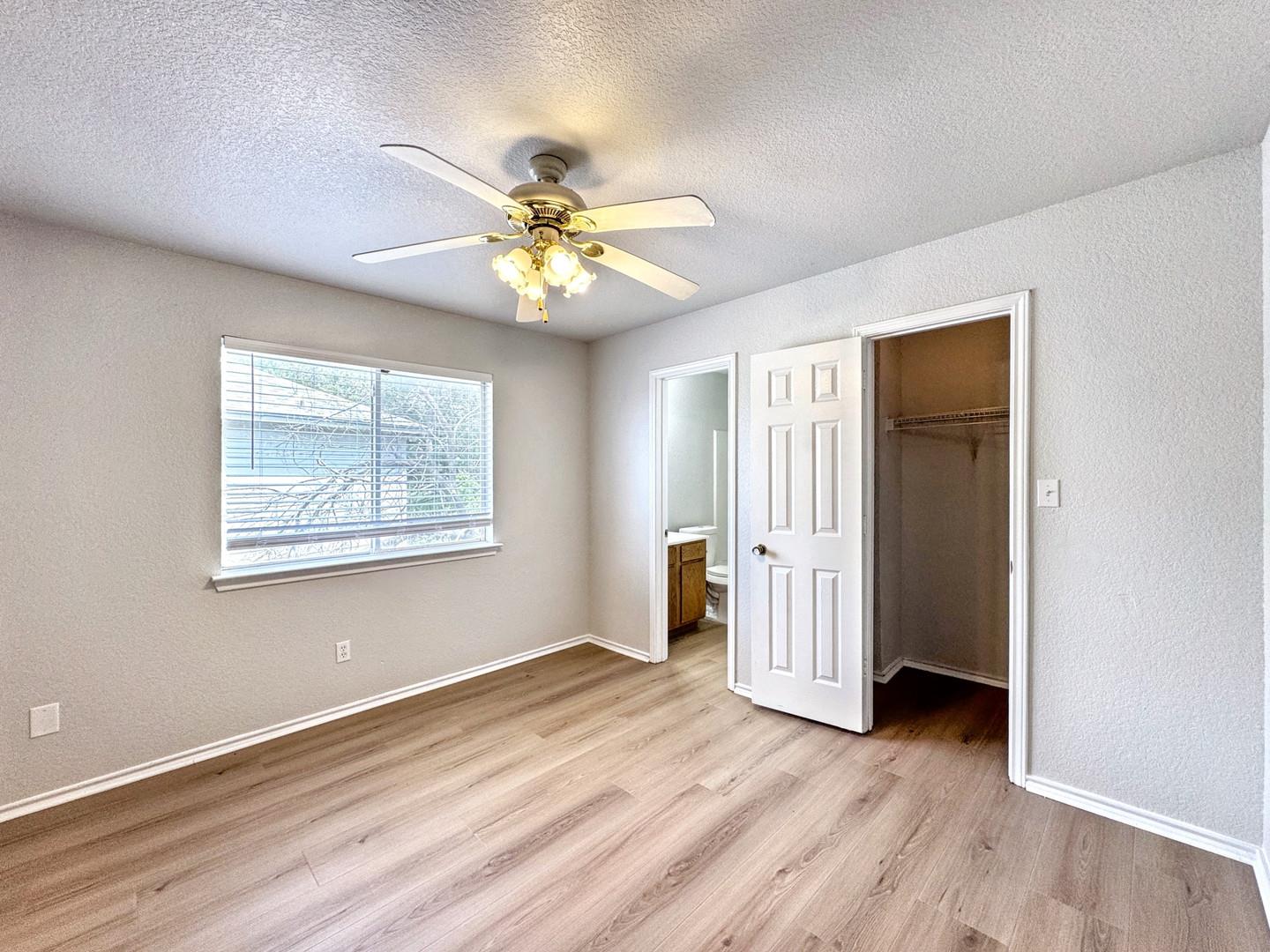 867 Sagewood Trl, San Marcos, TX 78666